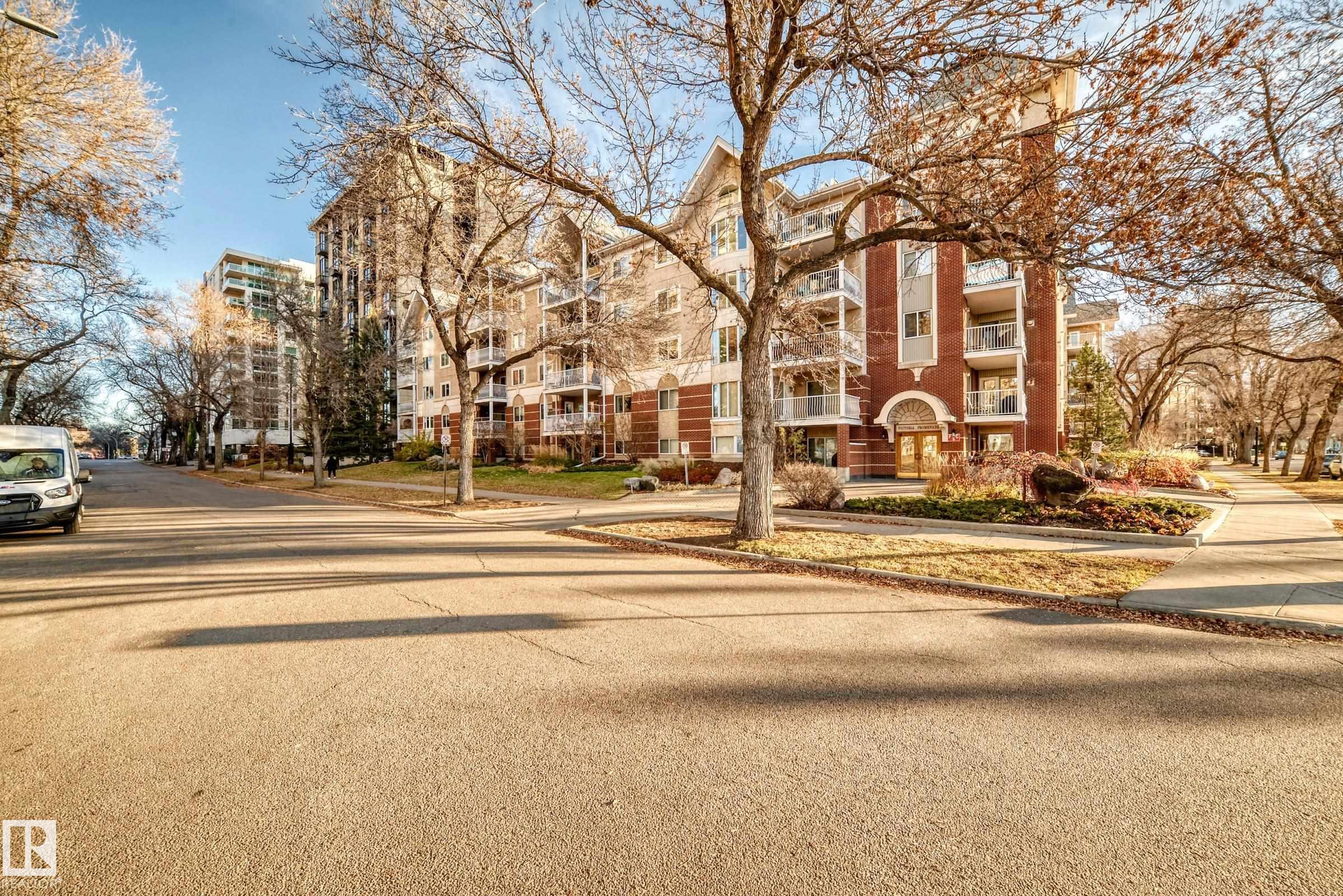 112 - 11716 100 Avenue NW, Wîhkwêntôwin, Edmonton