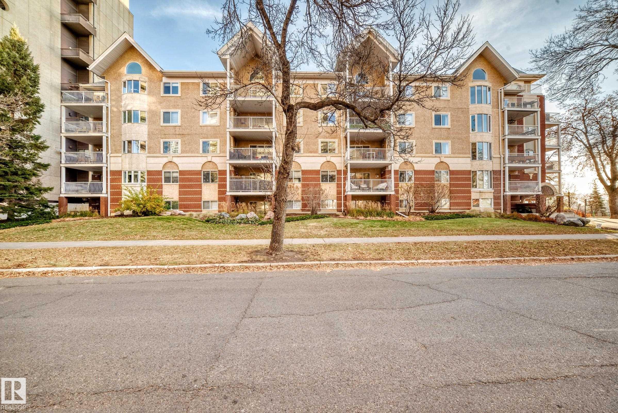 112 - 11716 100 Avenue NW, Wîhkwêntôwin, Edmonton