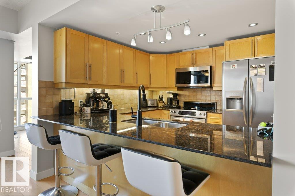 Photo 7 at 1104 - 10046 117 Street NW, Wîhkwêntôwin, Edmonton