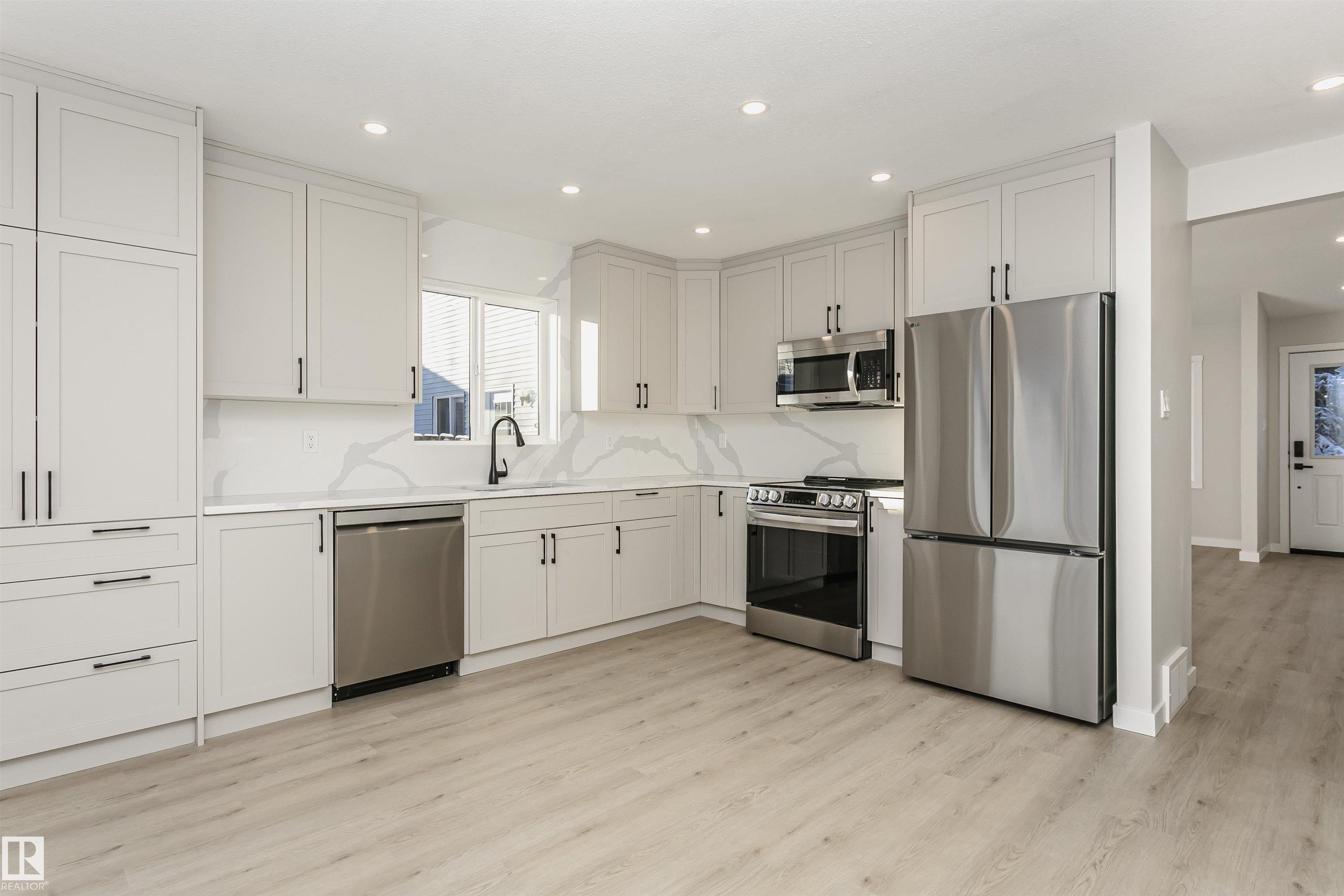 Photo 11 at 76 Dayton Crescent, Deer Ridge, St. Albert