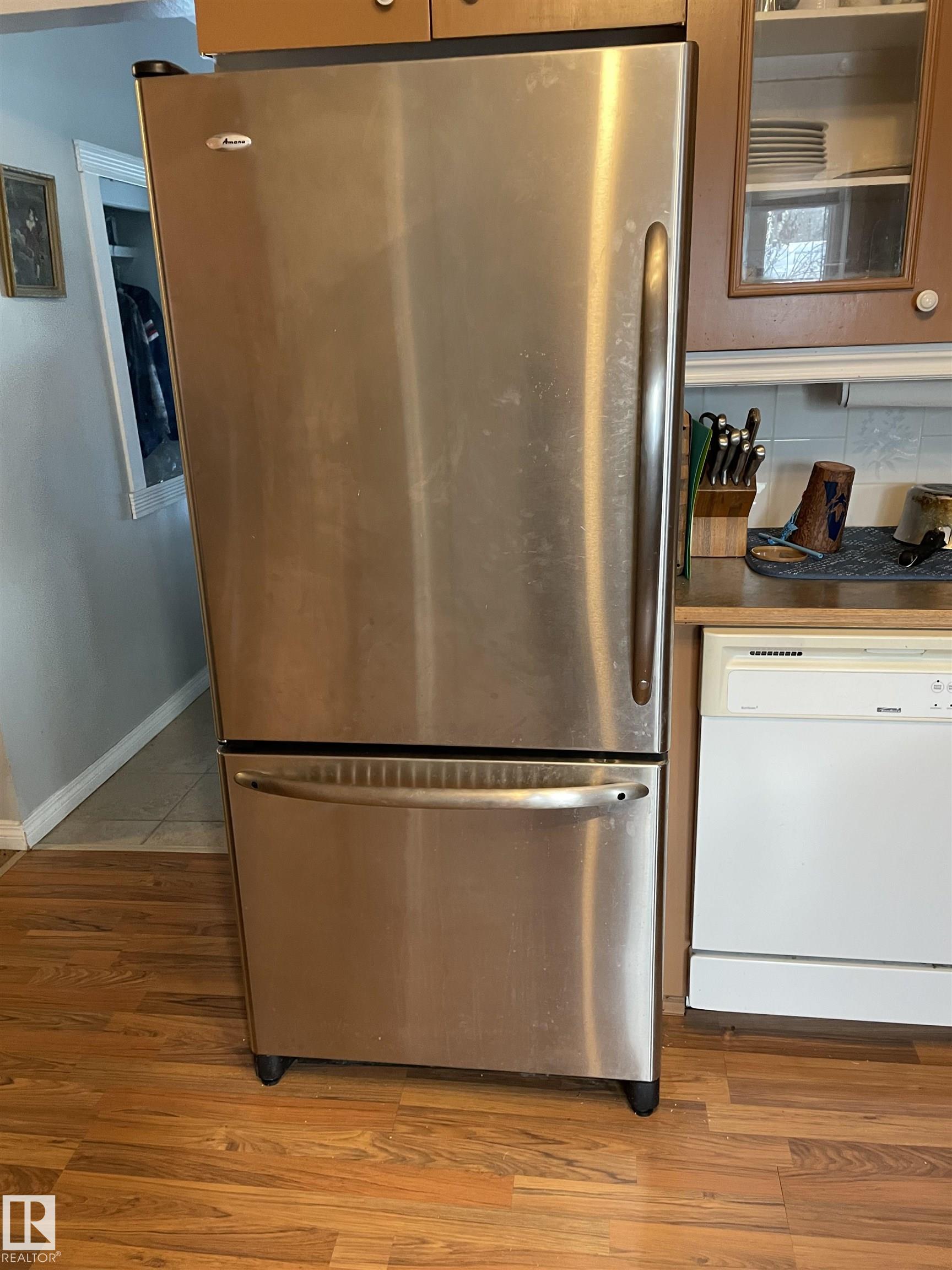 9222 156 Street NW, Meadowlark Park, Edmonton