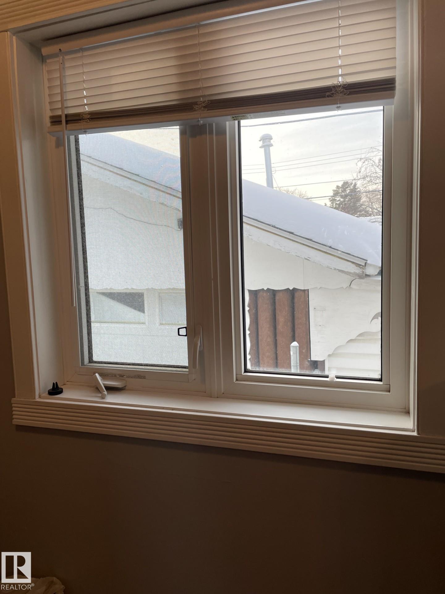 Photo 6 at 9222 156 Street NW, Meadowlark Park, Edmonton