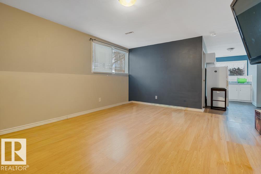 Photo 14 at 8705-8707 122 Avenue NW, Eastwood, Edmonton