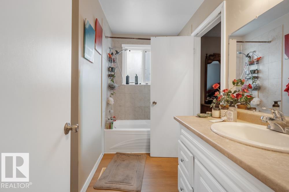 Photo 10 at 8705-8707 122 Avenue NW, Eastwood, Edmonton