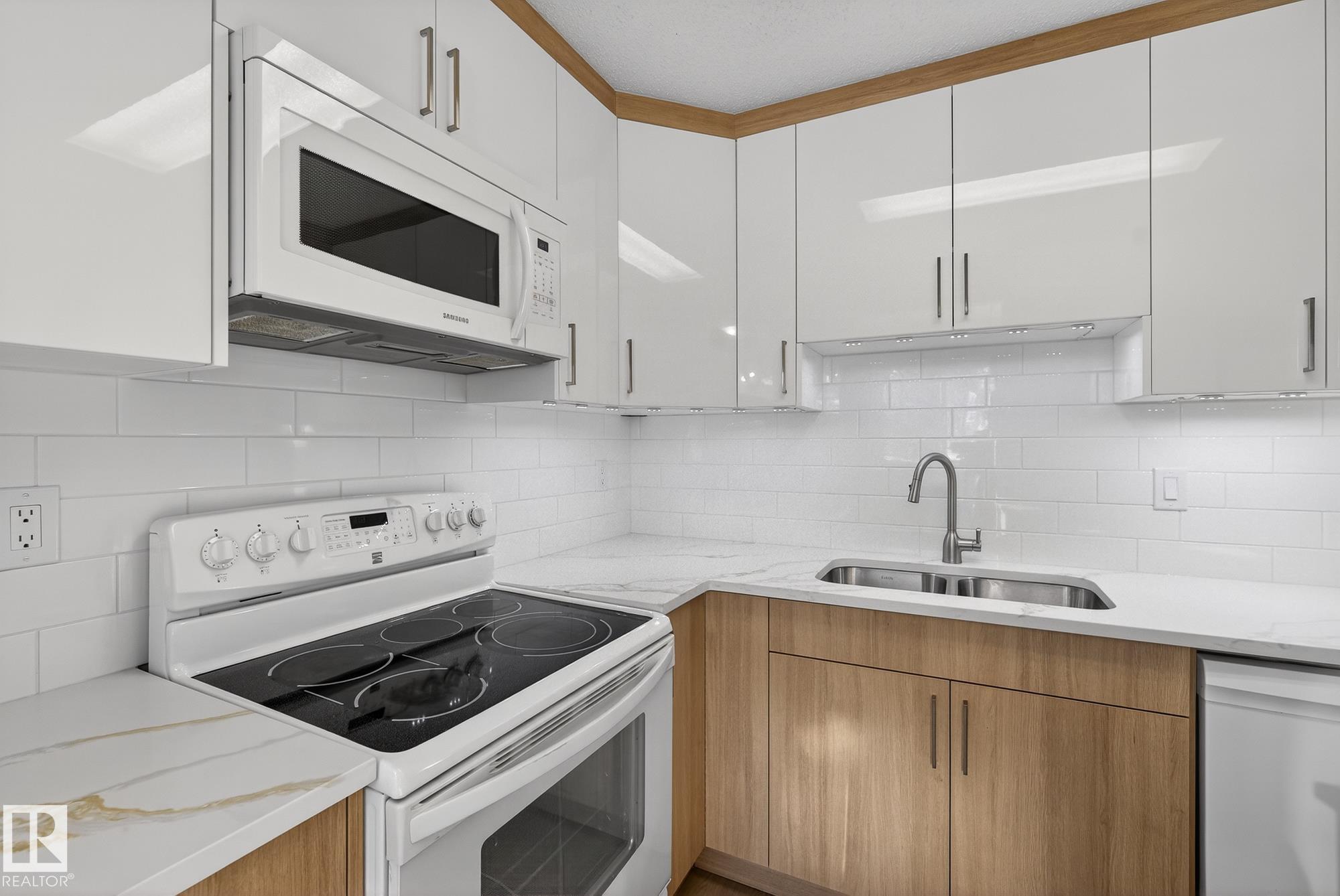 Photo 12 at 3205 142 Avenue NW, Hairsine, Edmonton