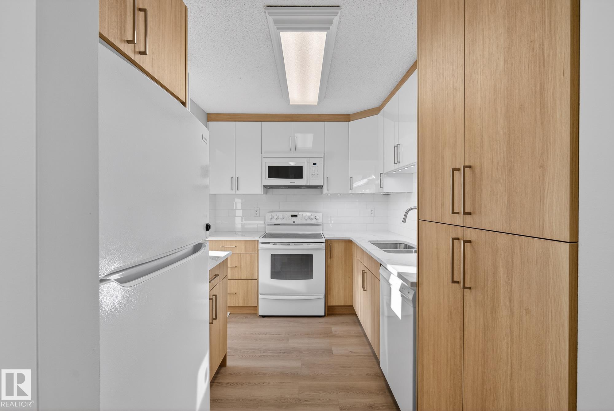 Photo 10 at 3205 142 Avenue NW, Hairsine, Edmonton