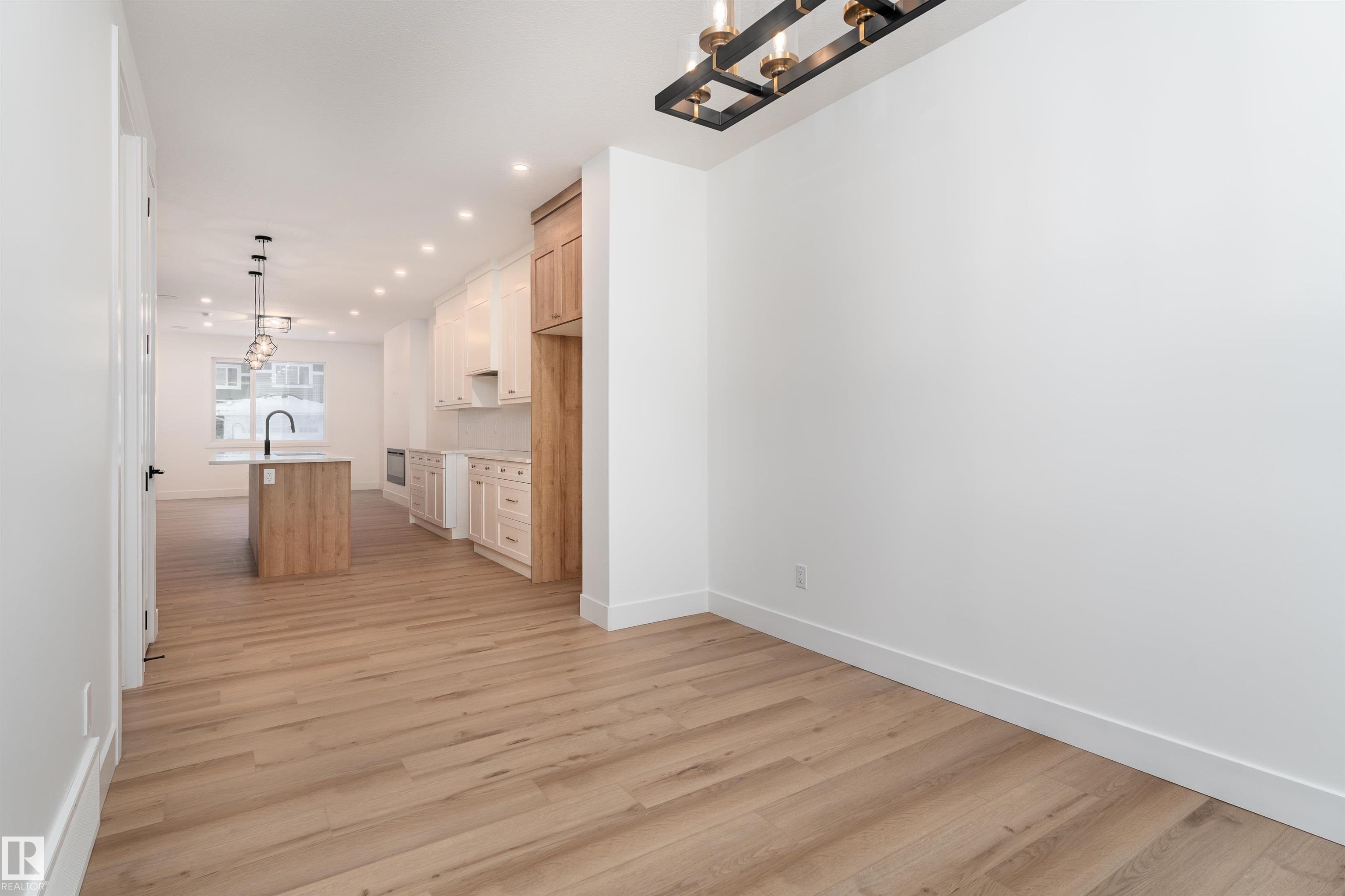 Photo 6 at 3111 Magpie Way NW, Starling, Edmonton