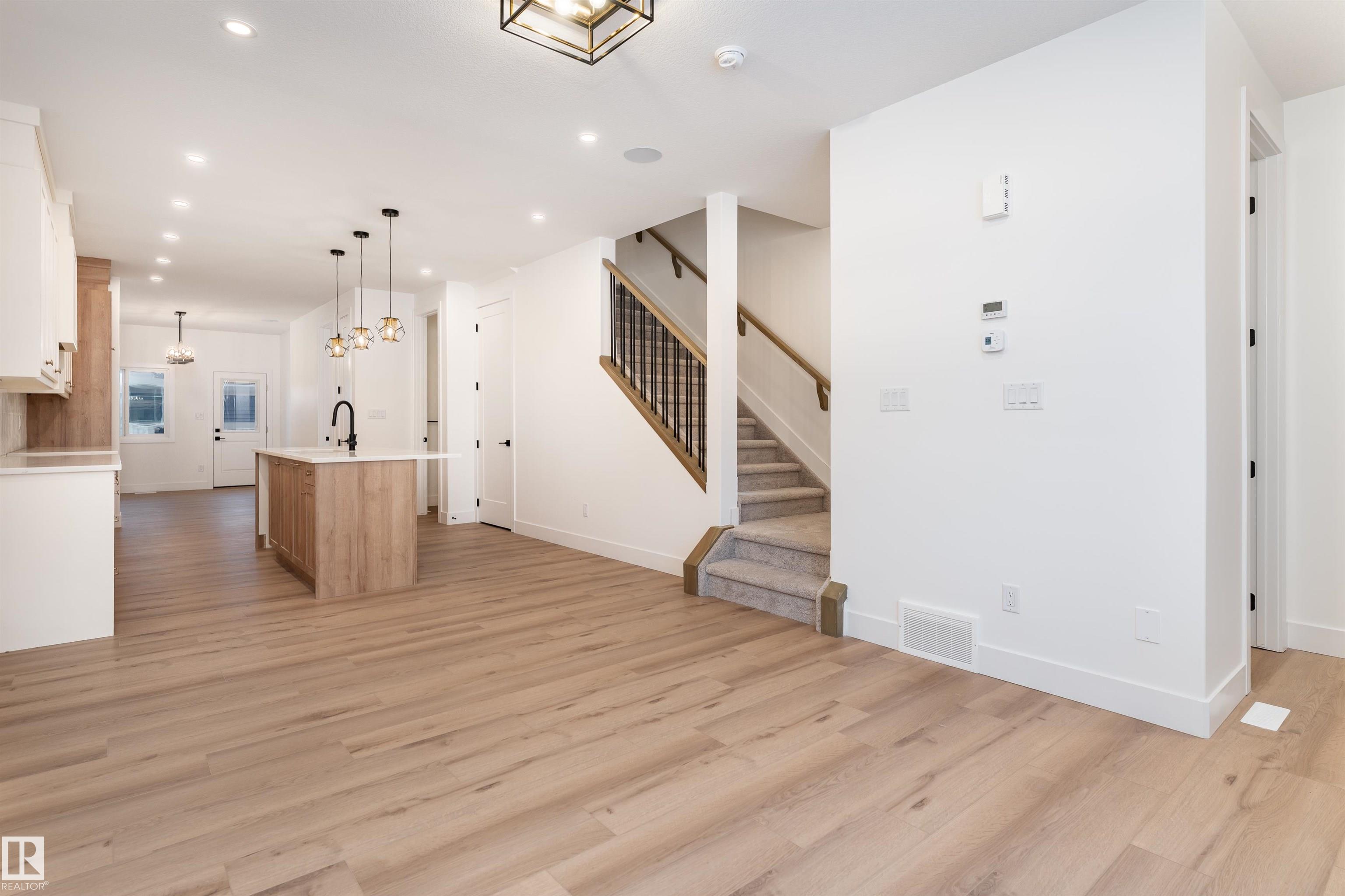 Photo 9 at 3111 Magpie Way NW, Starling, Edmonton