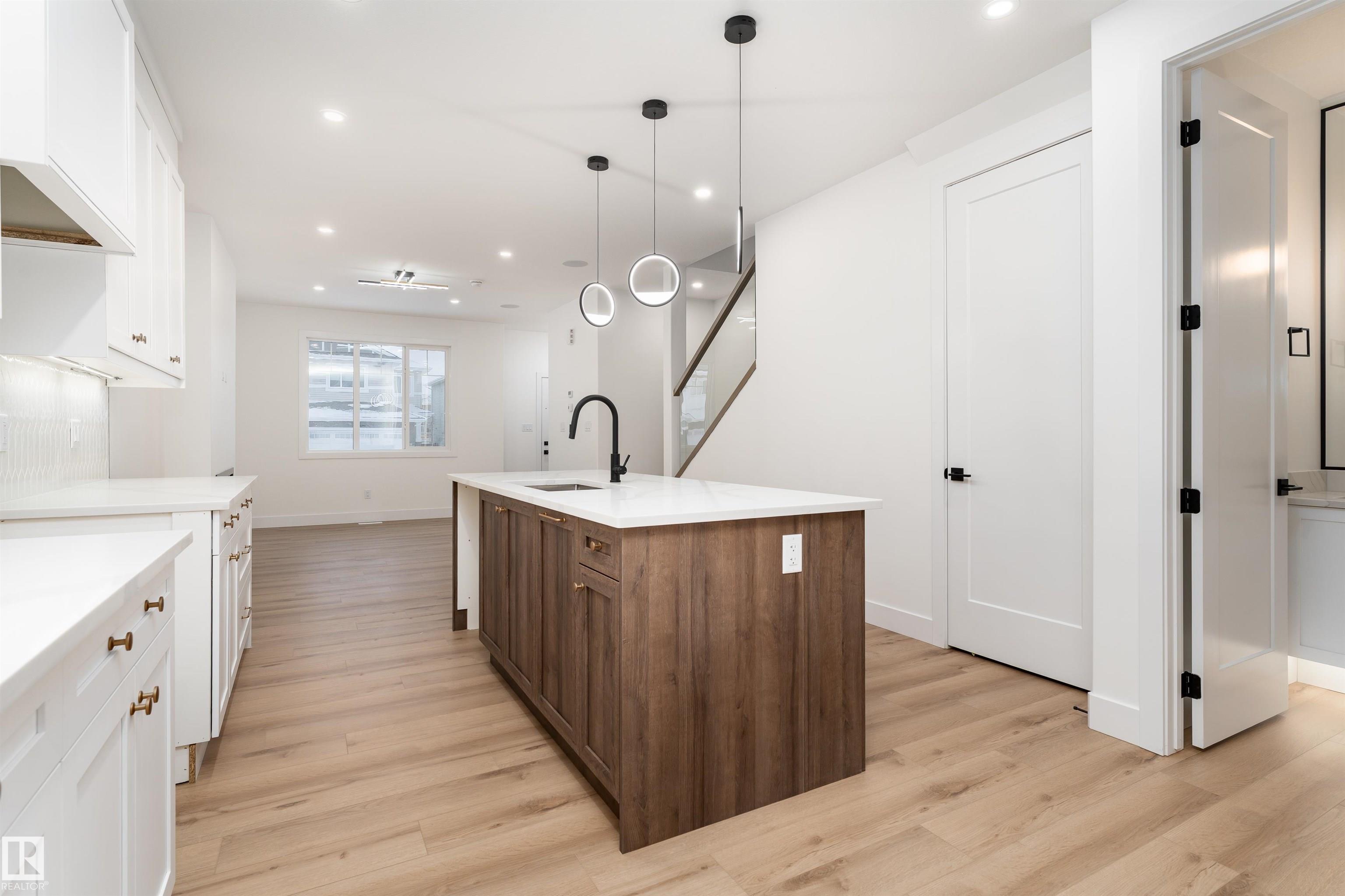 3109 Magpie Way NW, Starling, Edmonton