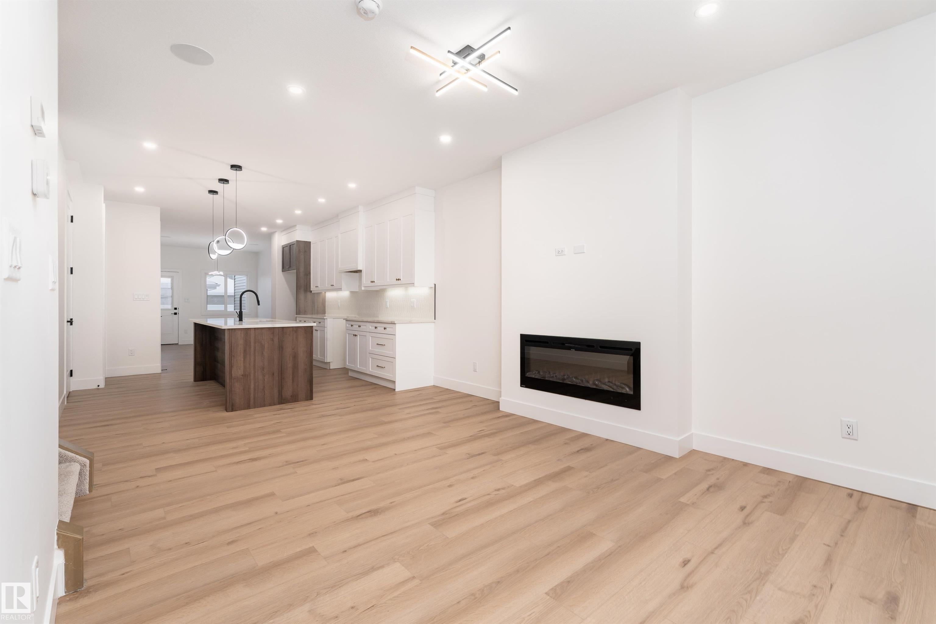 Photo 8 at 3109 Magpie Way NW, Starling, Edmonton