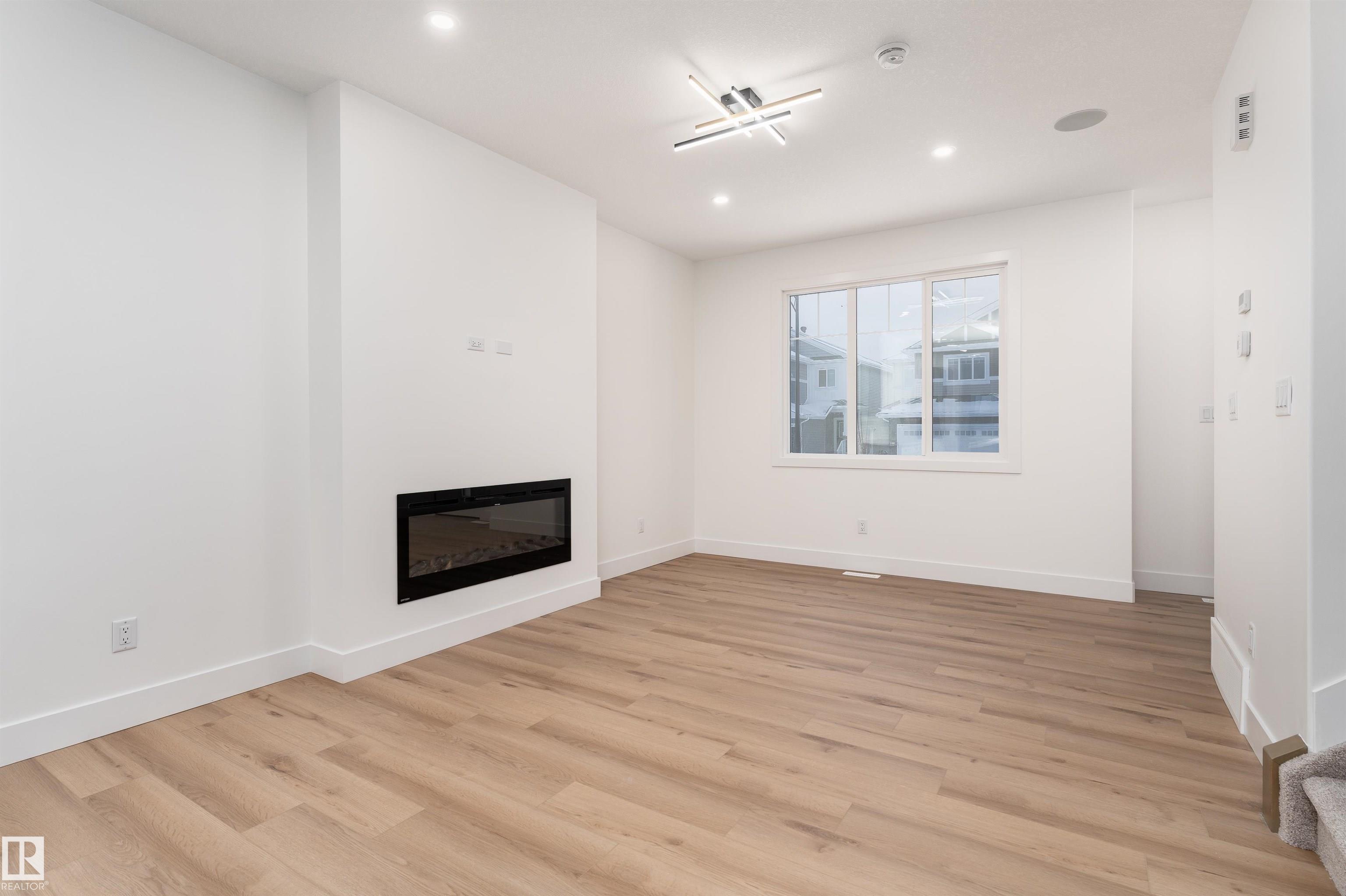 Photo 10 at 3109 Magpie Way NW, Starling, Edmonton