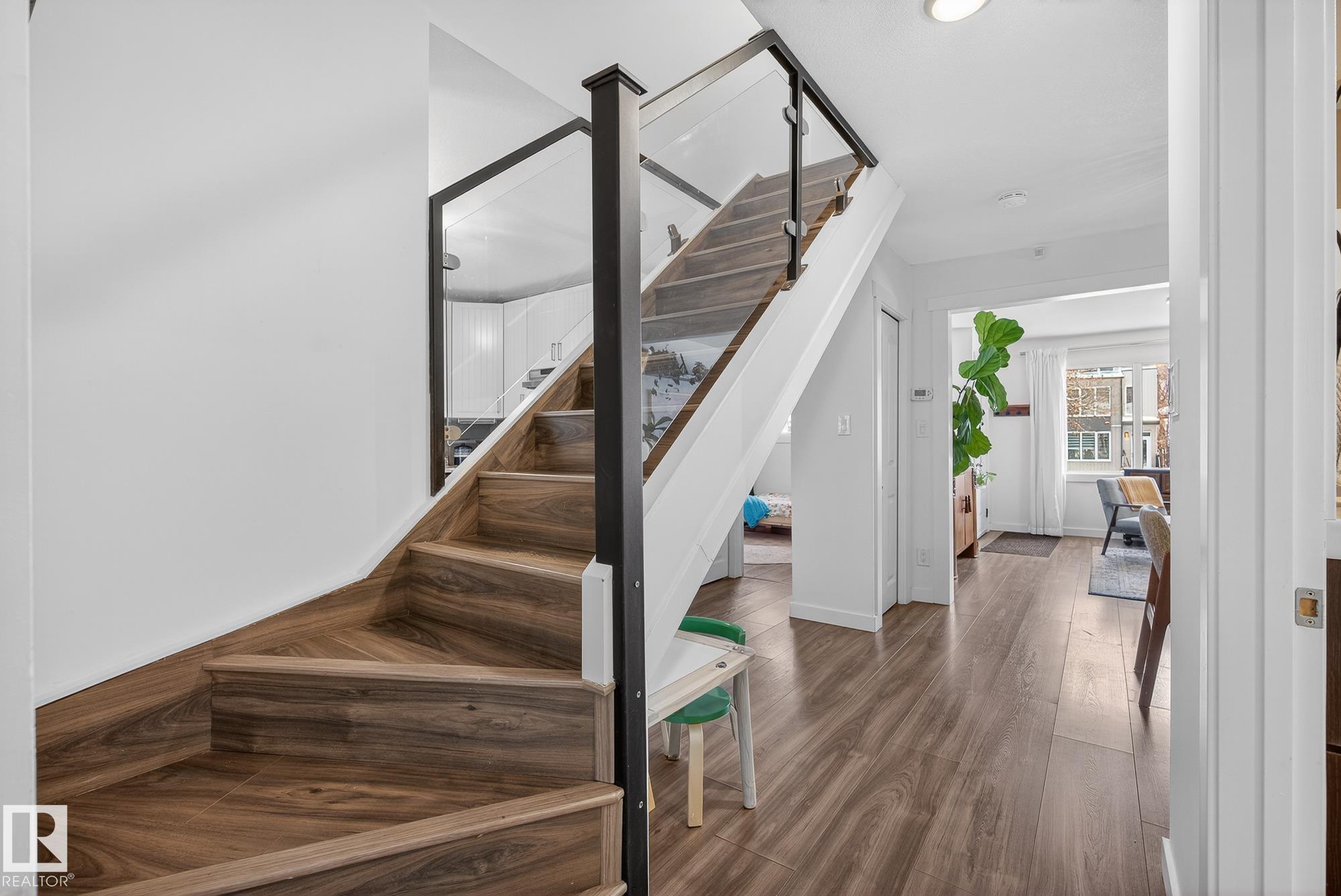 Photo 22 at 9022 92 Street NW, Bonnie Doon, Edmonton