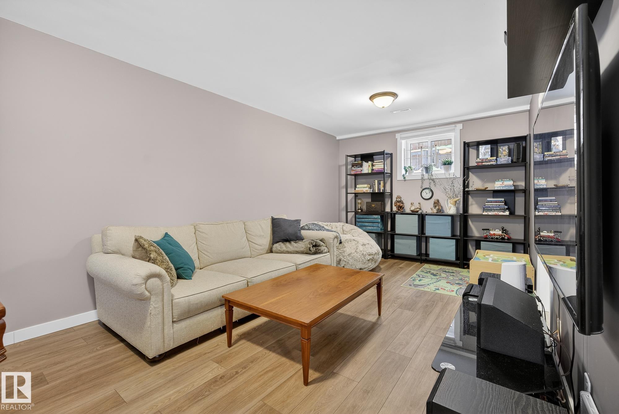 Photo 31 at 9022 92 Street NW, Bonnie Doon, Edmonton