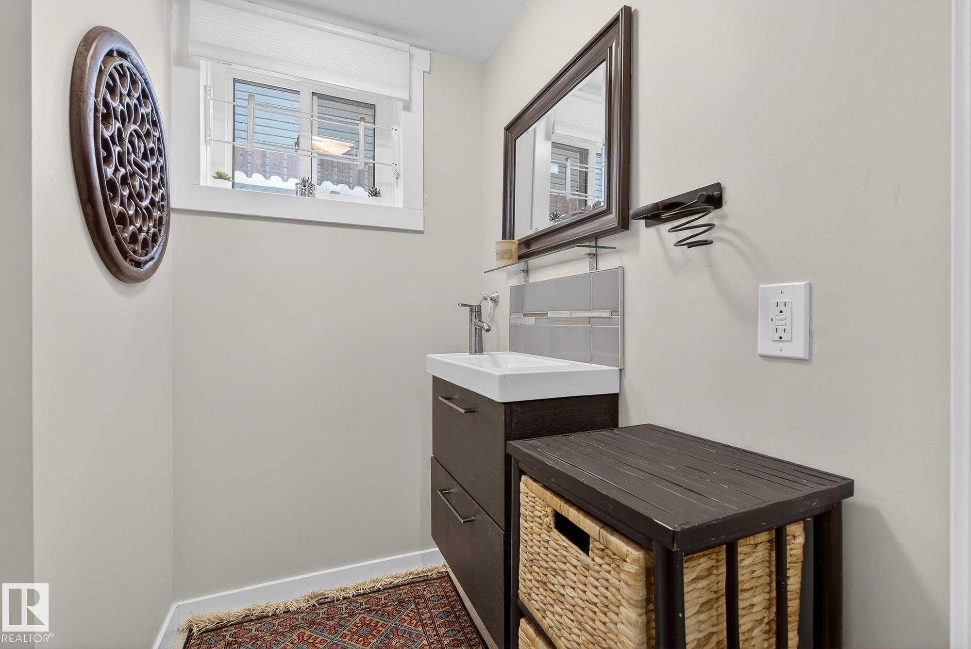 Photo 34 at 9022 92 Street NW, Bonnie Doon, Edmonton