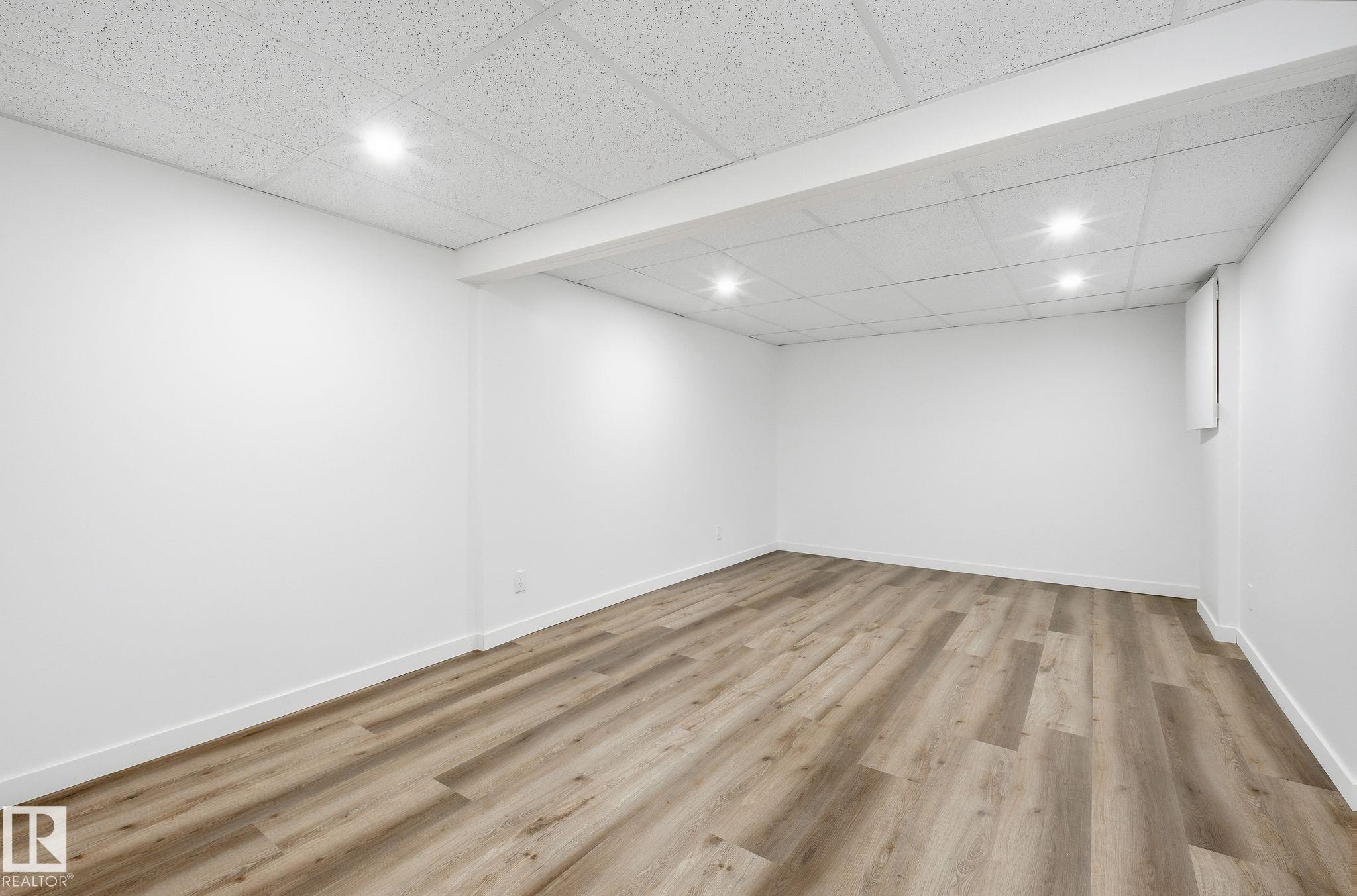 Photo 39 at 2722 104a Street NW, Ermineskin, Edmonton