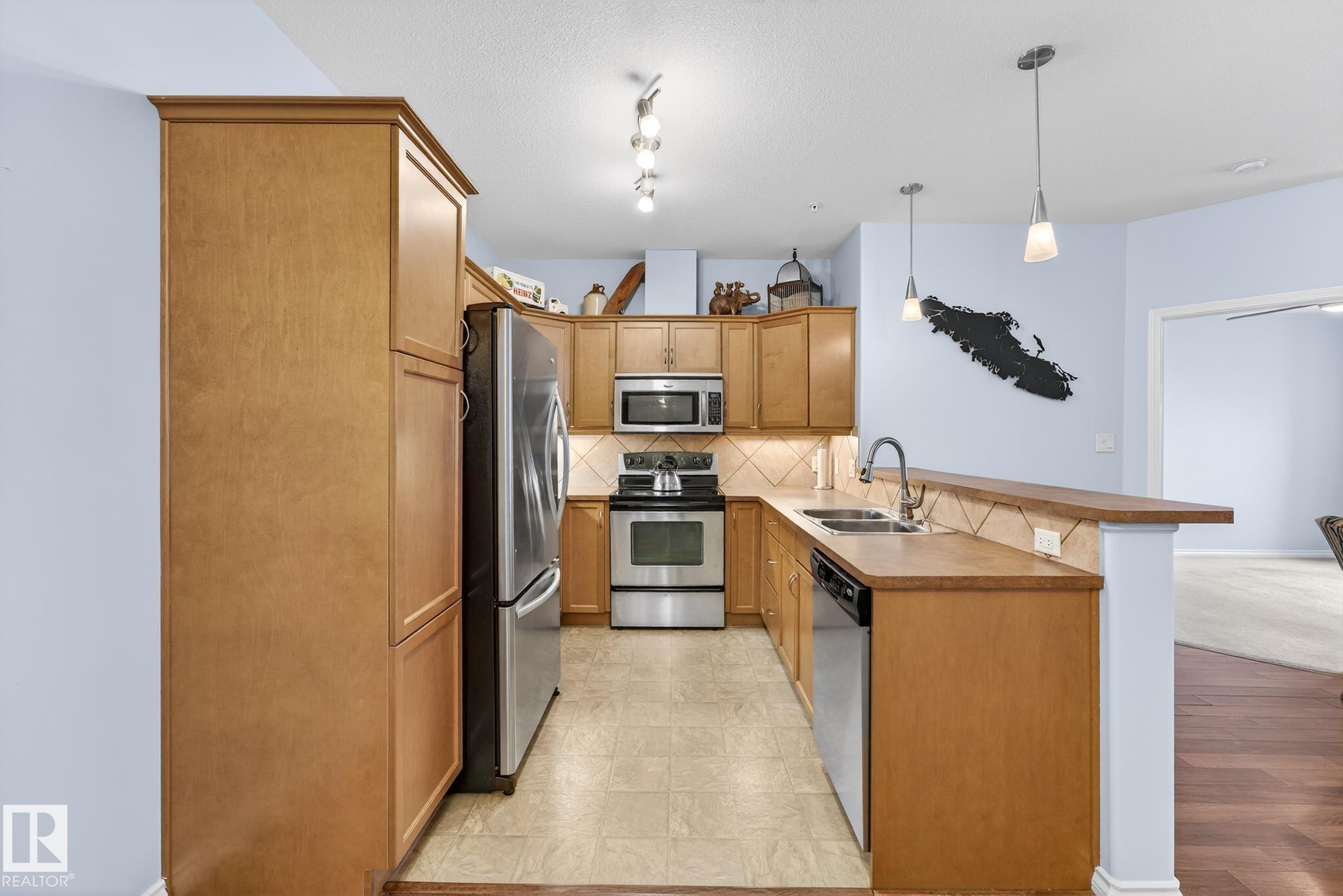 Photo 7 at 230 - 2503 Hanna Crescent NW, Haddow, Edmonton