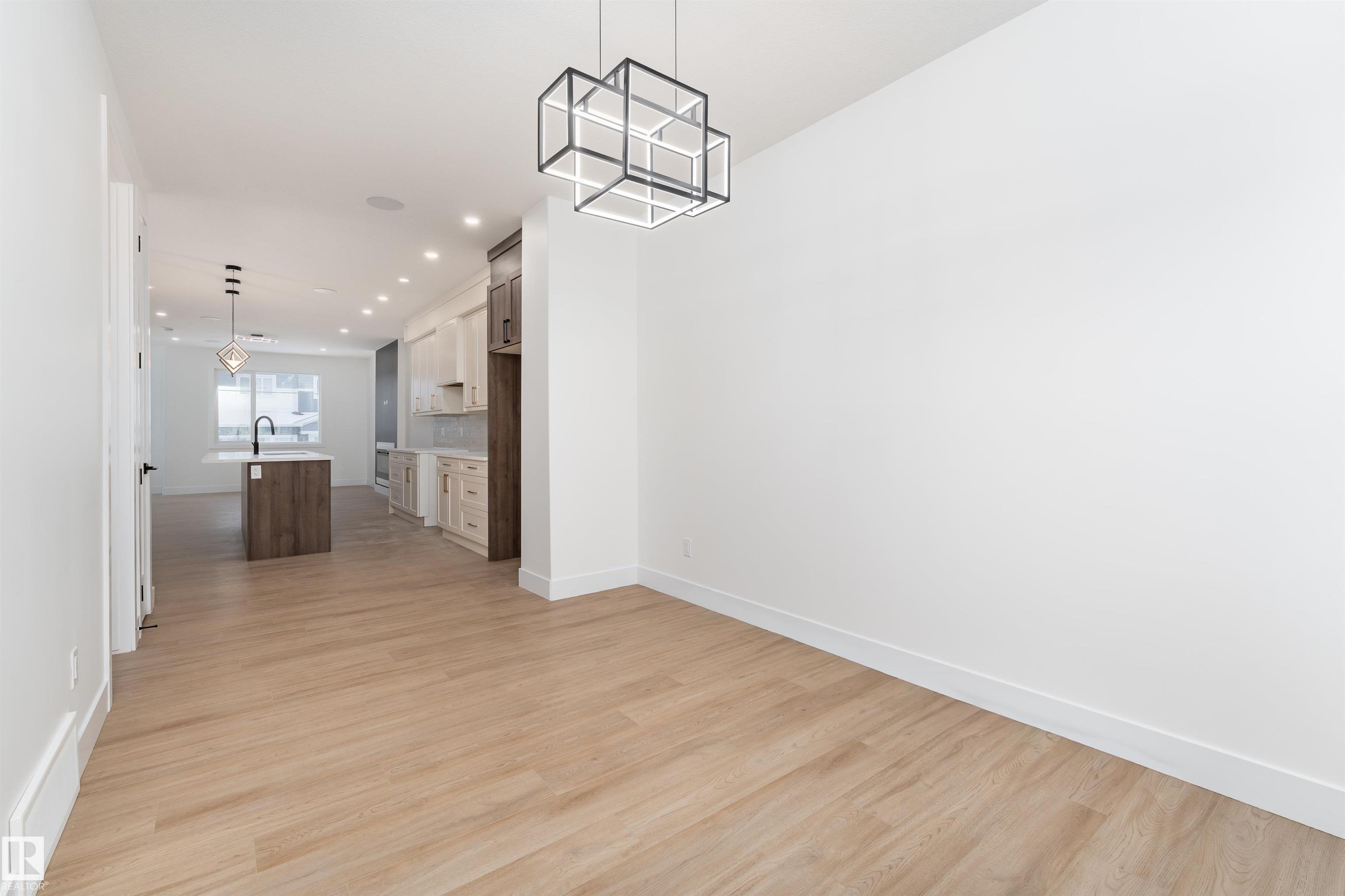 Photo 7 at 3103 Magpie Way NW, Starling, Edmonton