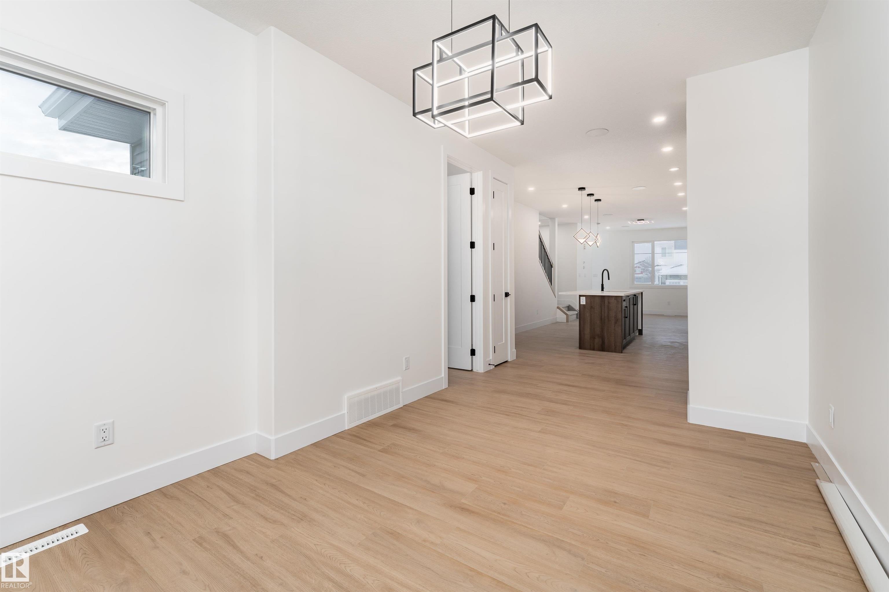 Photo 8 at 3103 Magpie Way NW, Starling, Edmonton