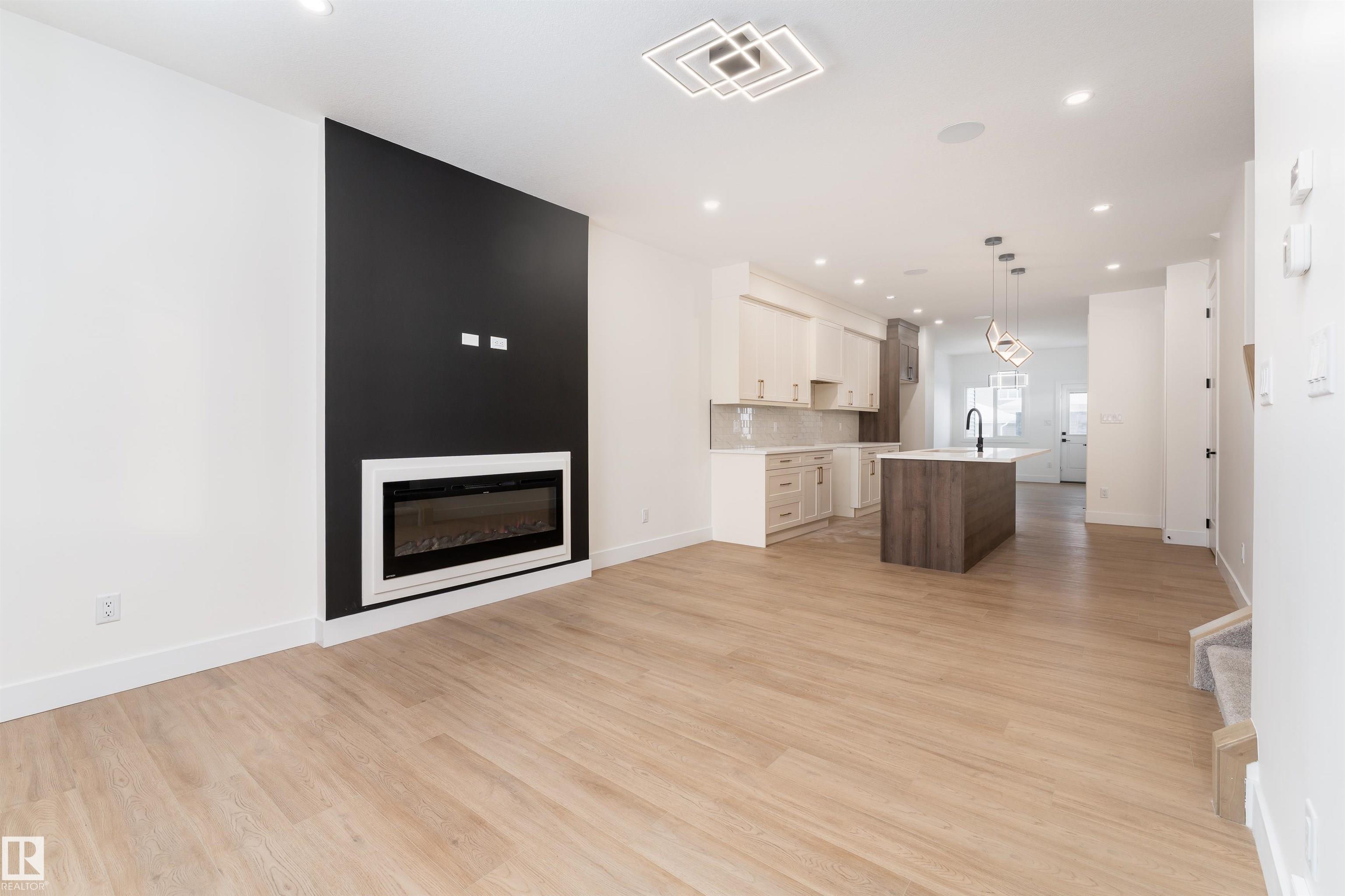 Photo 9 at 3103 Magpie Way NW, Starling, Edmonton