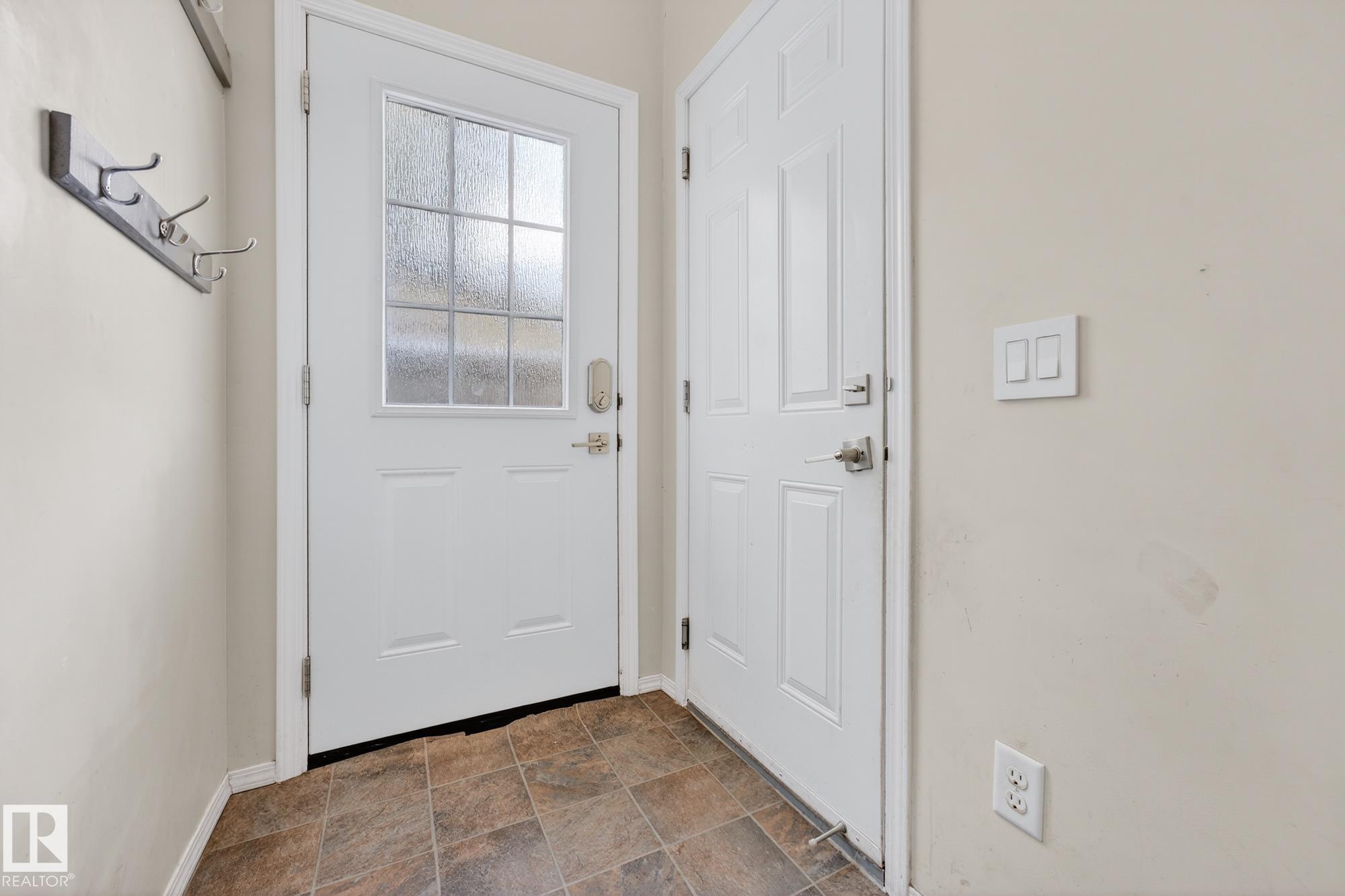 19 - 6520 2 Avenue SW, Charlesworth, Edmonton