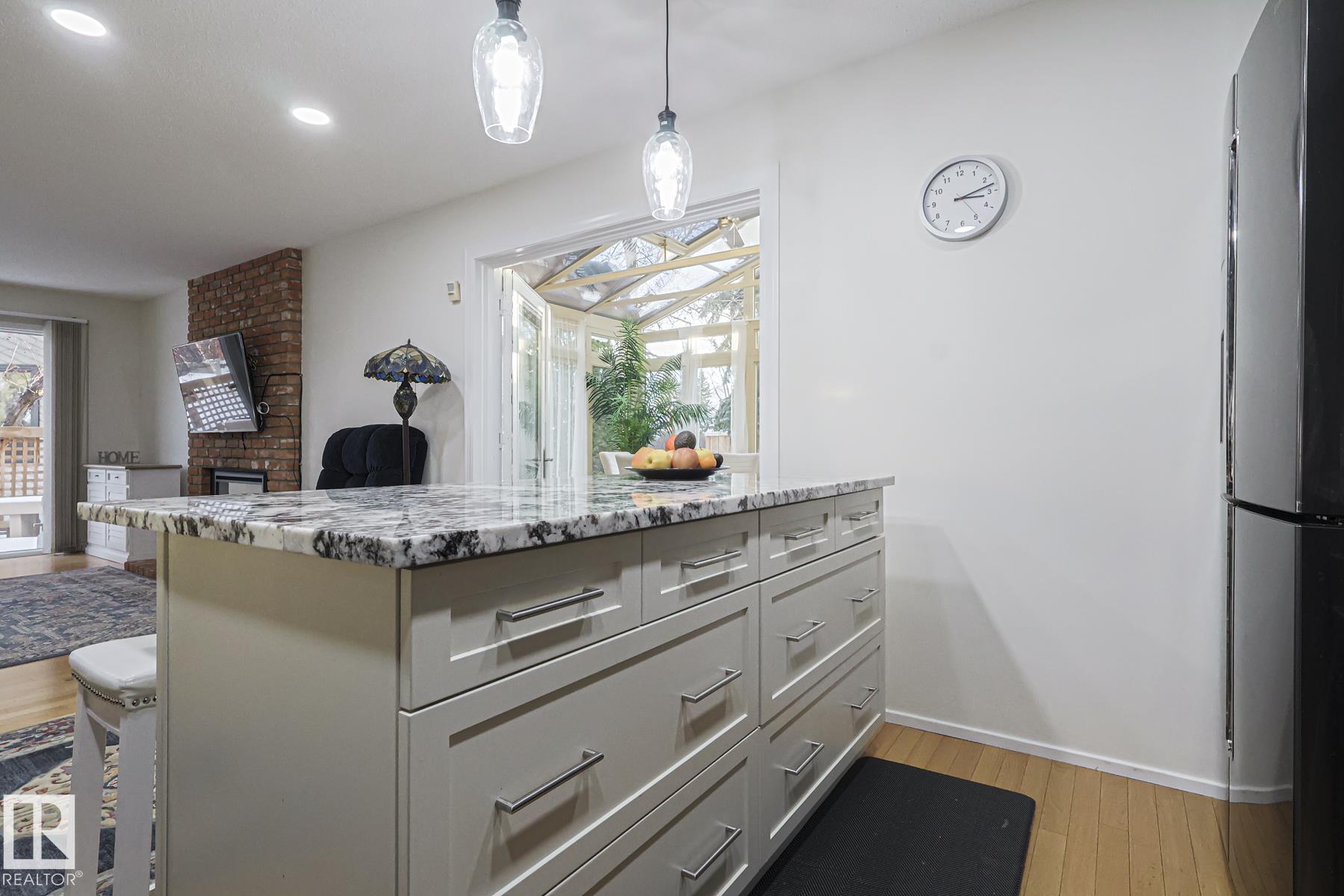 Photo 13 at 17607 55 Avenue NW, Gariepy, Edmonton