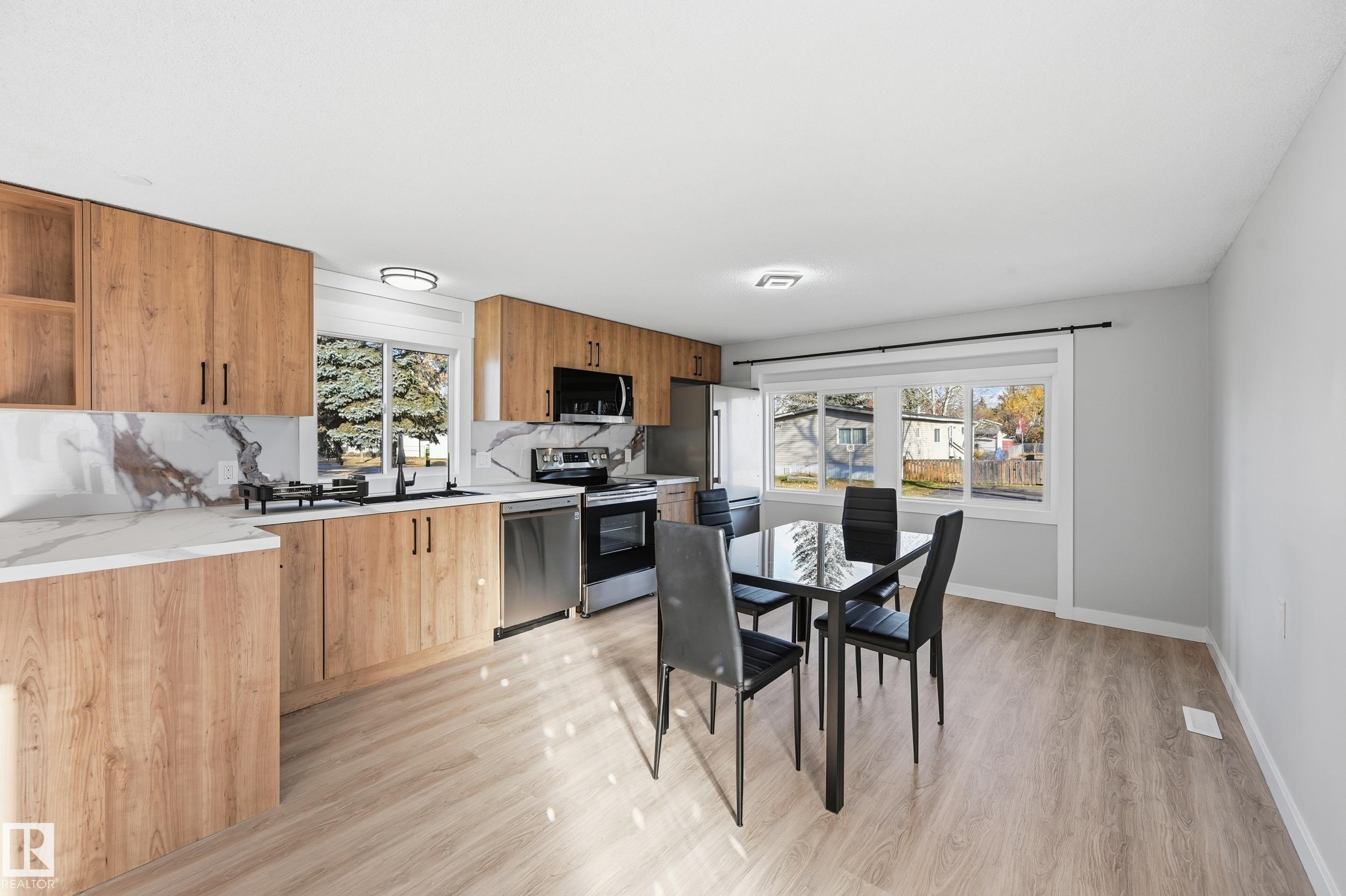 Picture for 2 Cliff CR NW