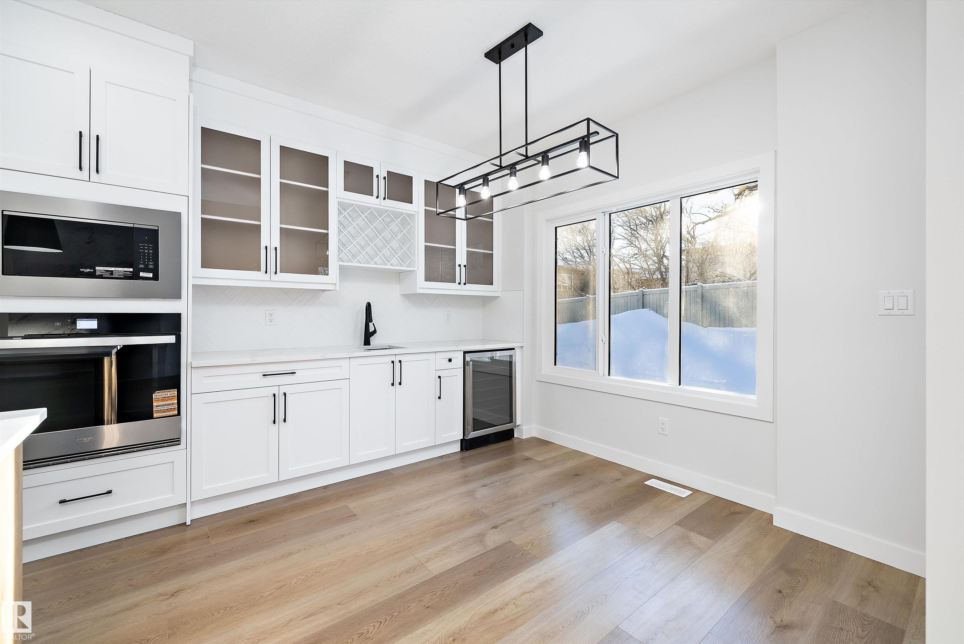 Photo 7 at 1713 Crossbill Loop NW, Kinglet Gardens, Edmonton