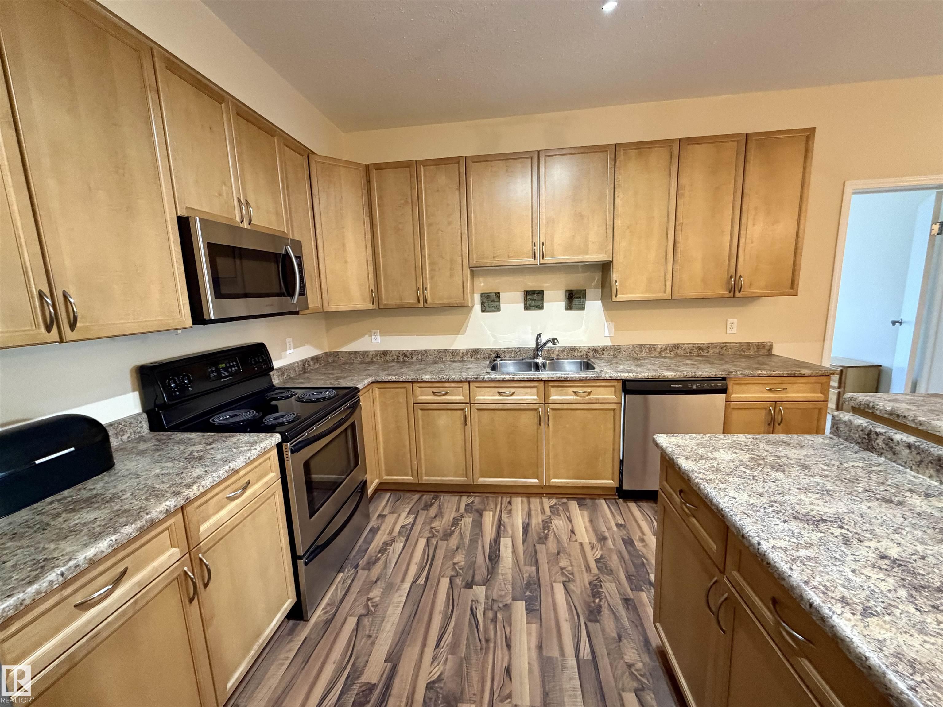 Photo 13 at 321 - 4304 139 Avenue NW, Clareview Town Centre, Edmonton