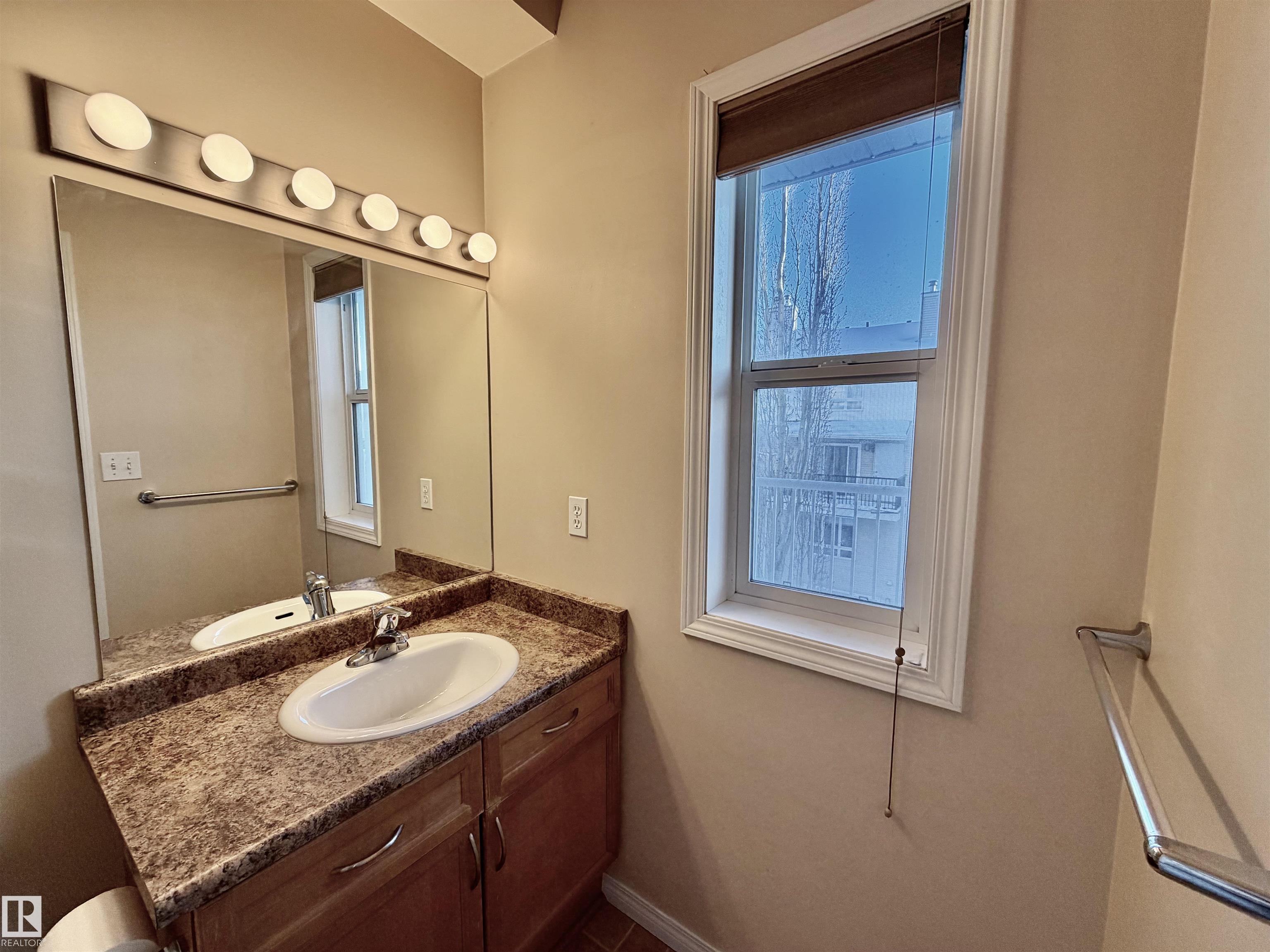 Photo 17 at 321 - 4304 139 Avenue NW, Clareview Town Centre, Edmonton