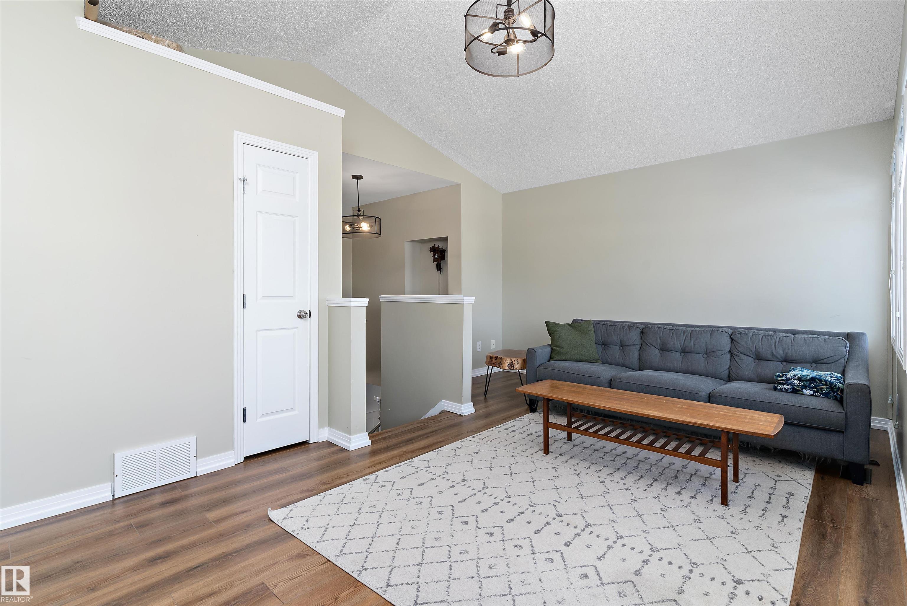 Photo 24 at 16 Sutherland Street, Suntree, Leduc