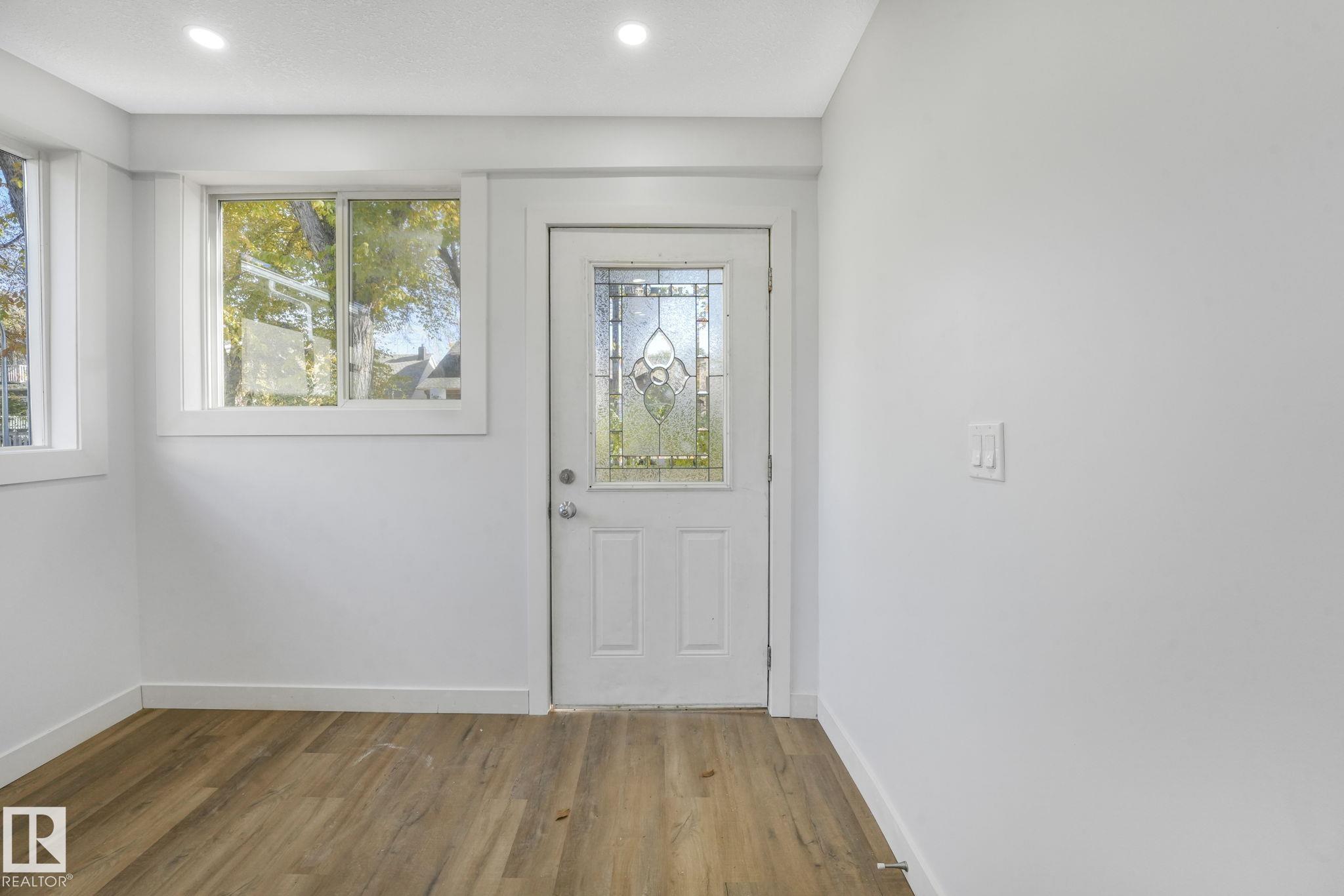 Photo 18 at 11932 91 Street NW, Alberta Avenue, Edmonton