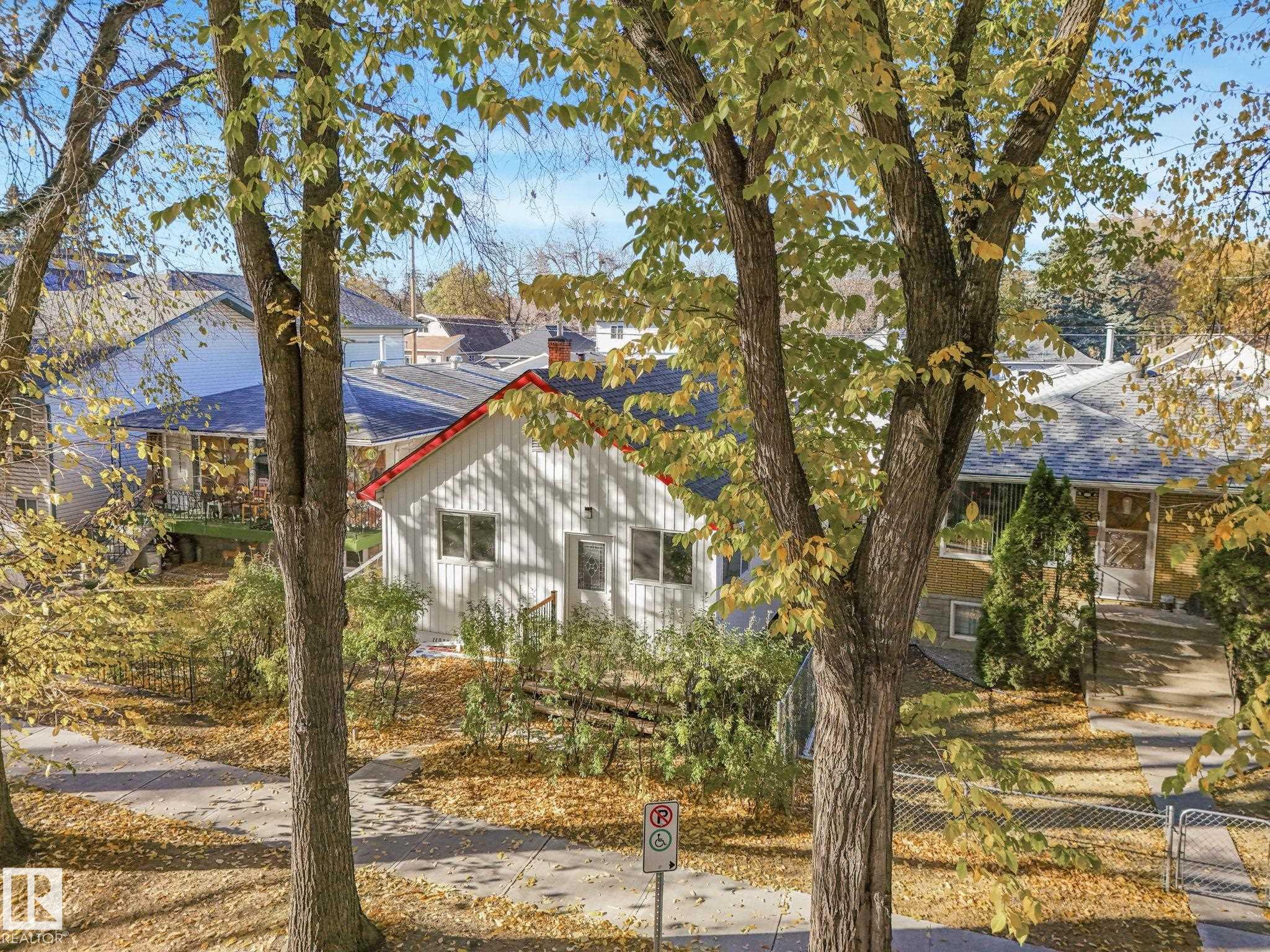 Photo 8 at 11932 91 Street NW, Alberta Avenue, Edmonton