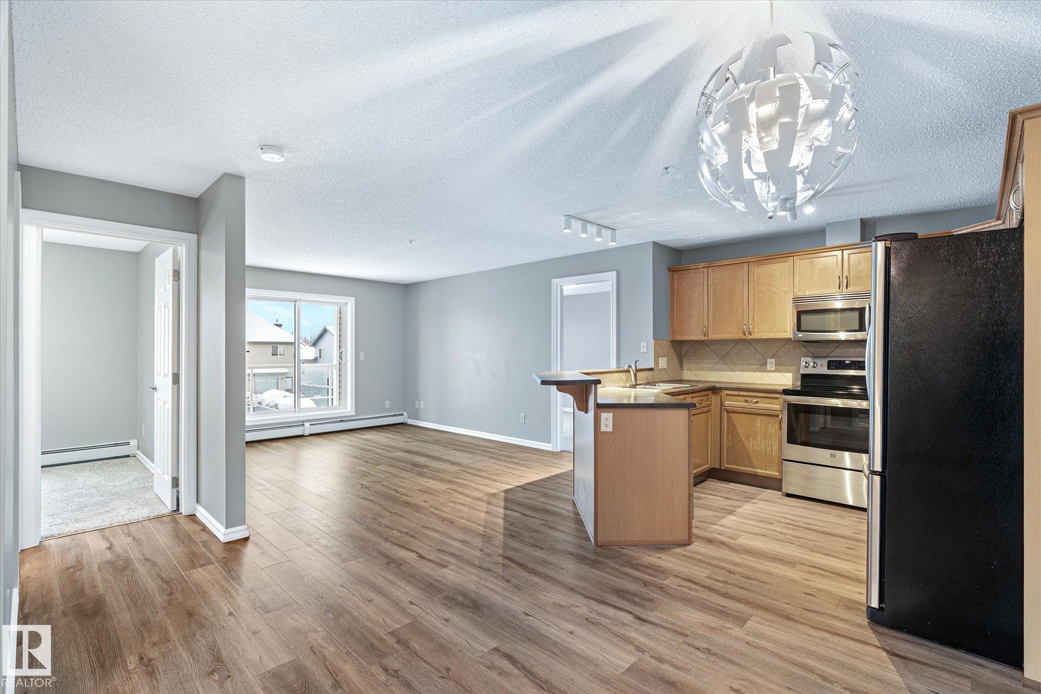 Photo 6 at 205 - 13710 150 Avenue NW, Cumberland, Edmonton