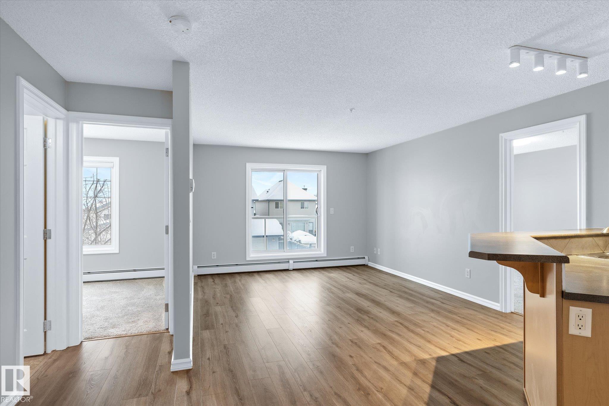 Photo 7 at 205 - 13710 150 Avenue NW, Cumberland, Edmonton