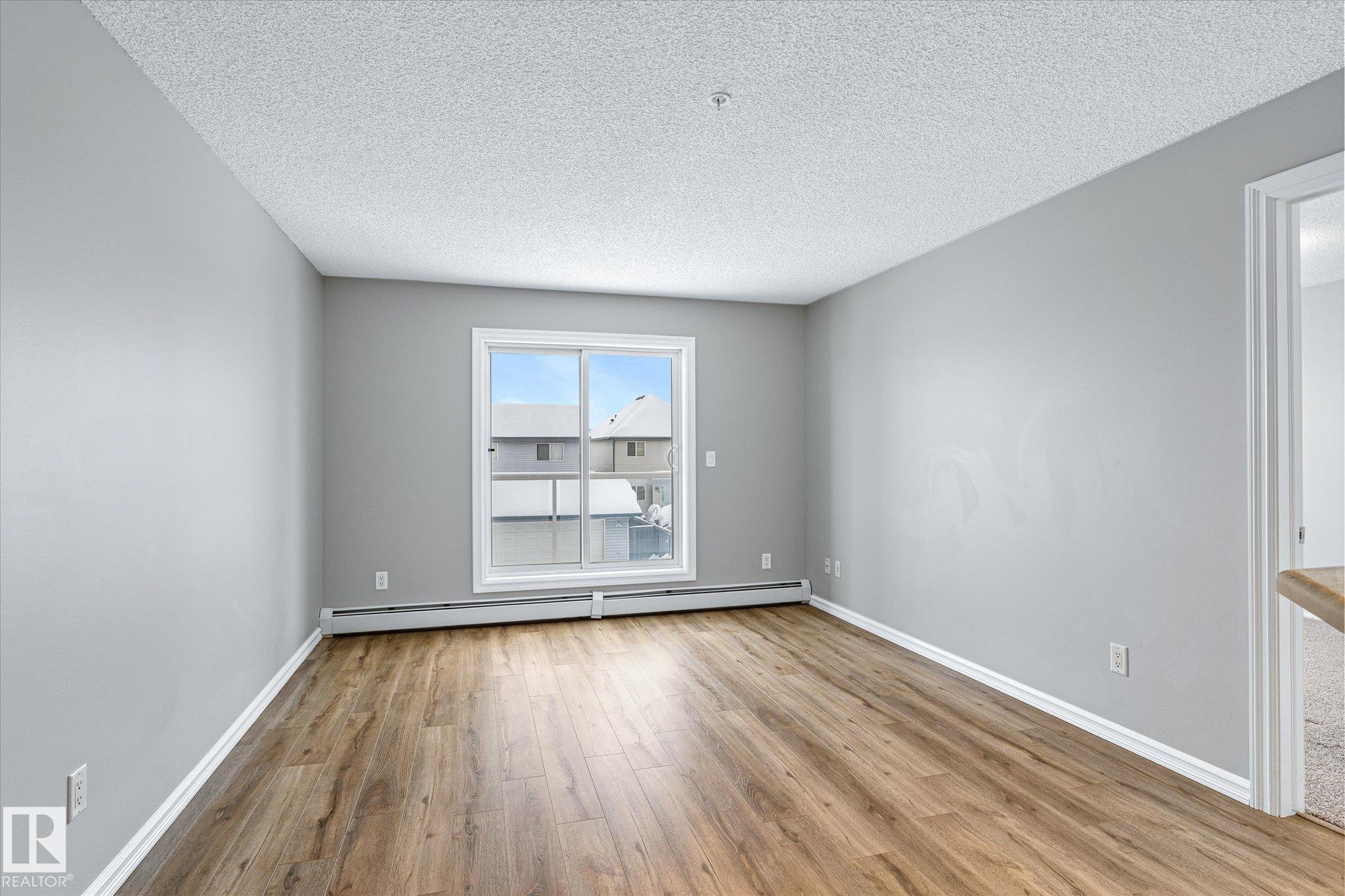 Photo 8 at 205 - 13710 150 Avenue NW, Cumberland, Edmonton