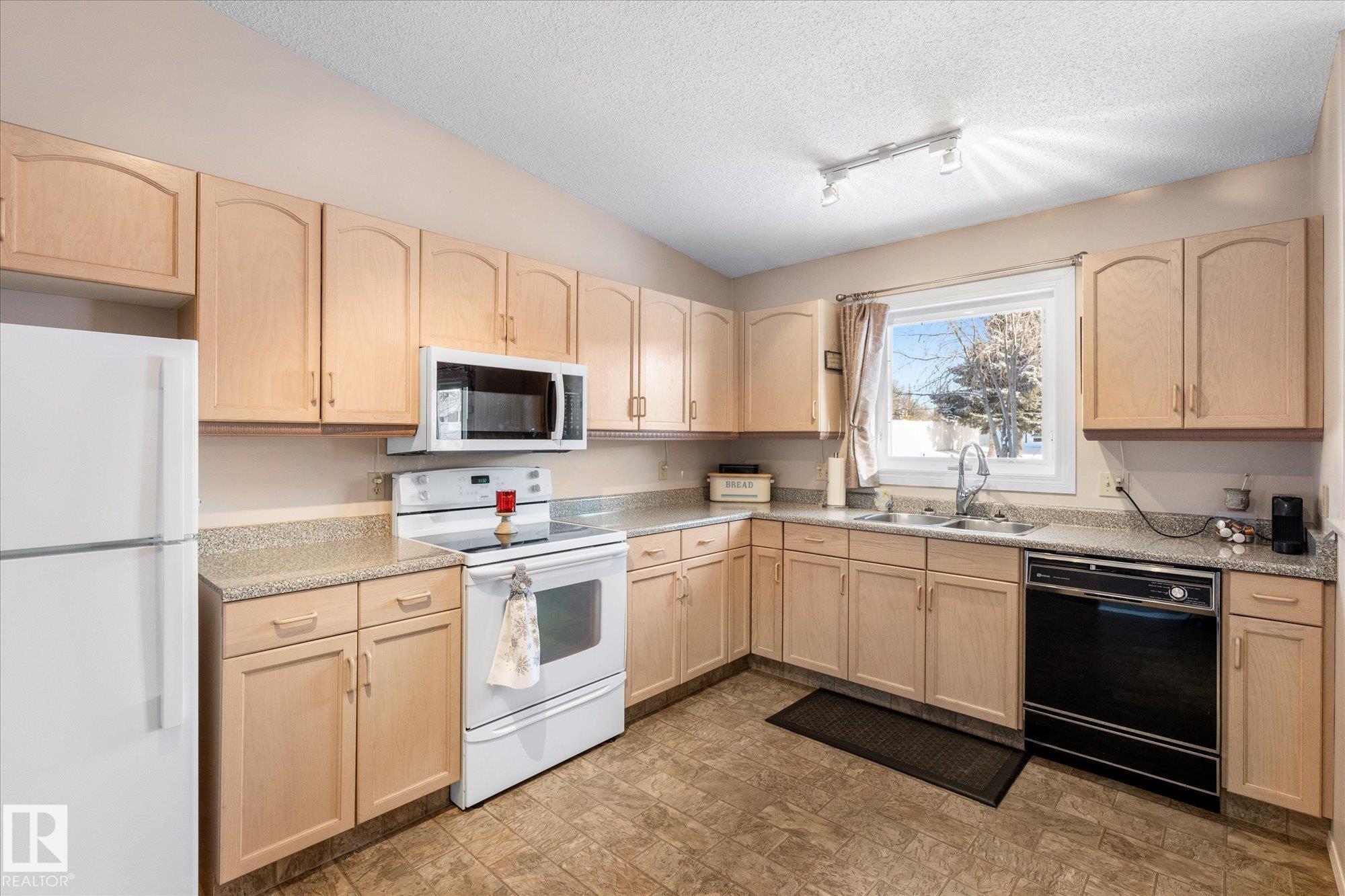 Photo 12 at 1548 54 Street NW, Sakaw, Edmonton