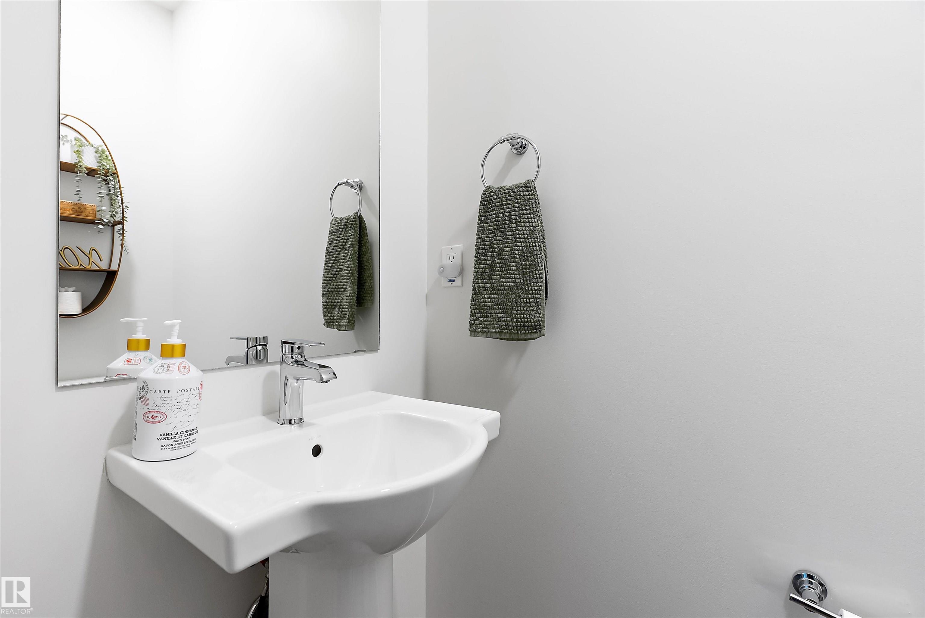 Photo 16 at 21 Rolston Court, Robinson, Leduc