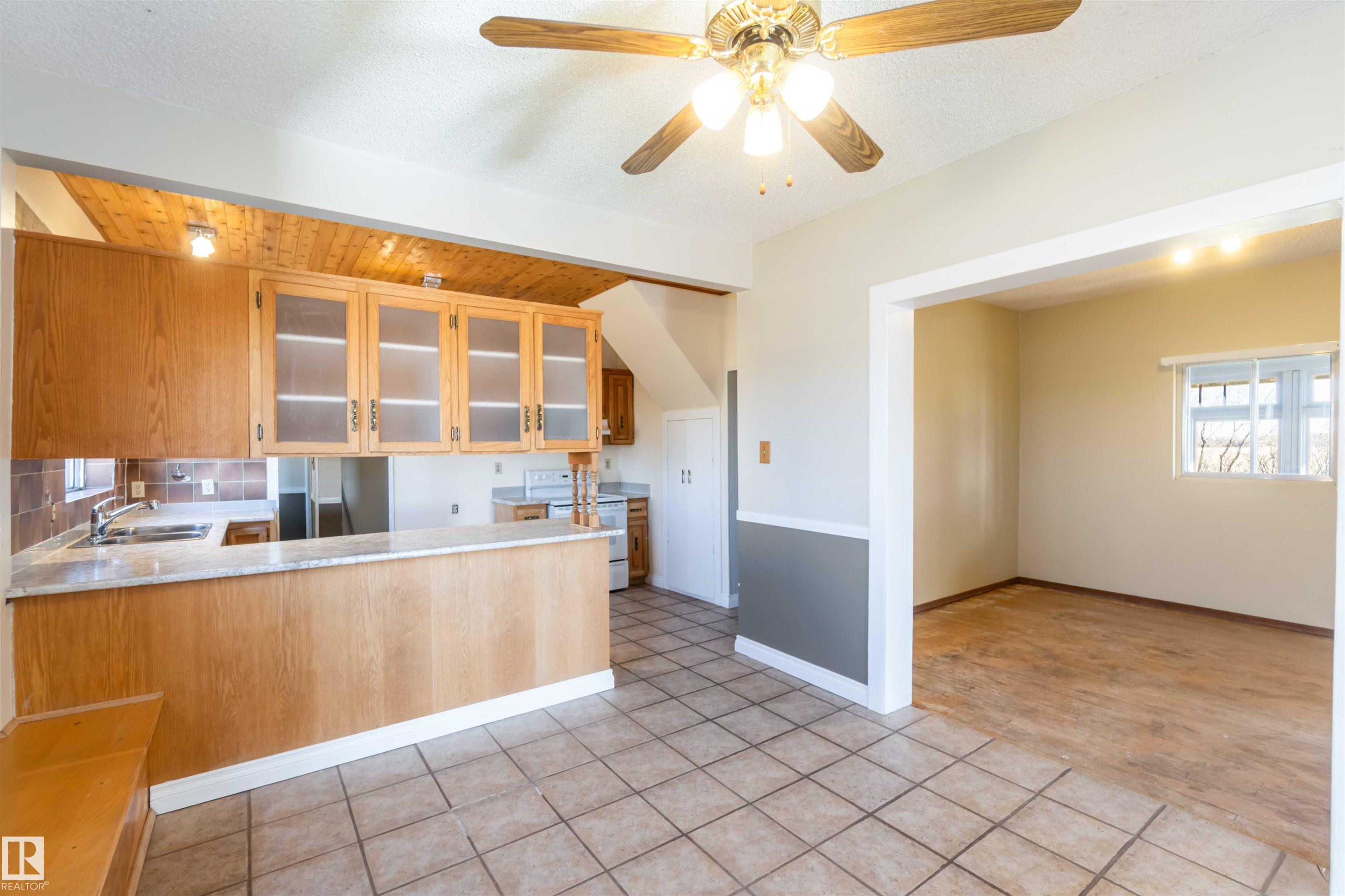 Photo 11 at 57312 Rr 222, None, Rural Sturgeon County