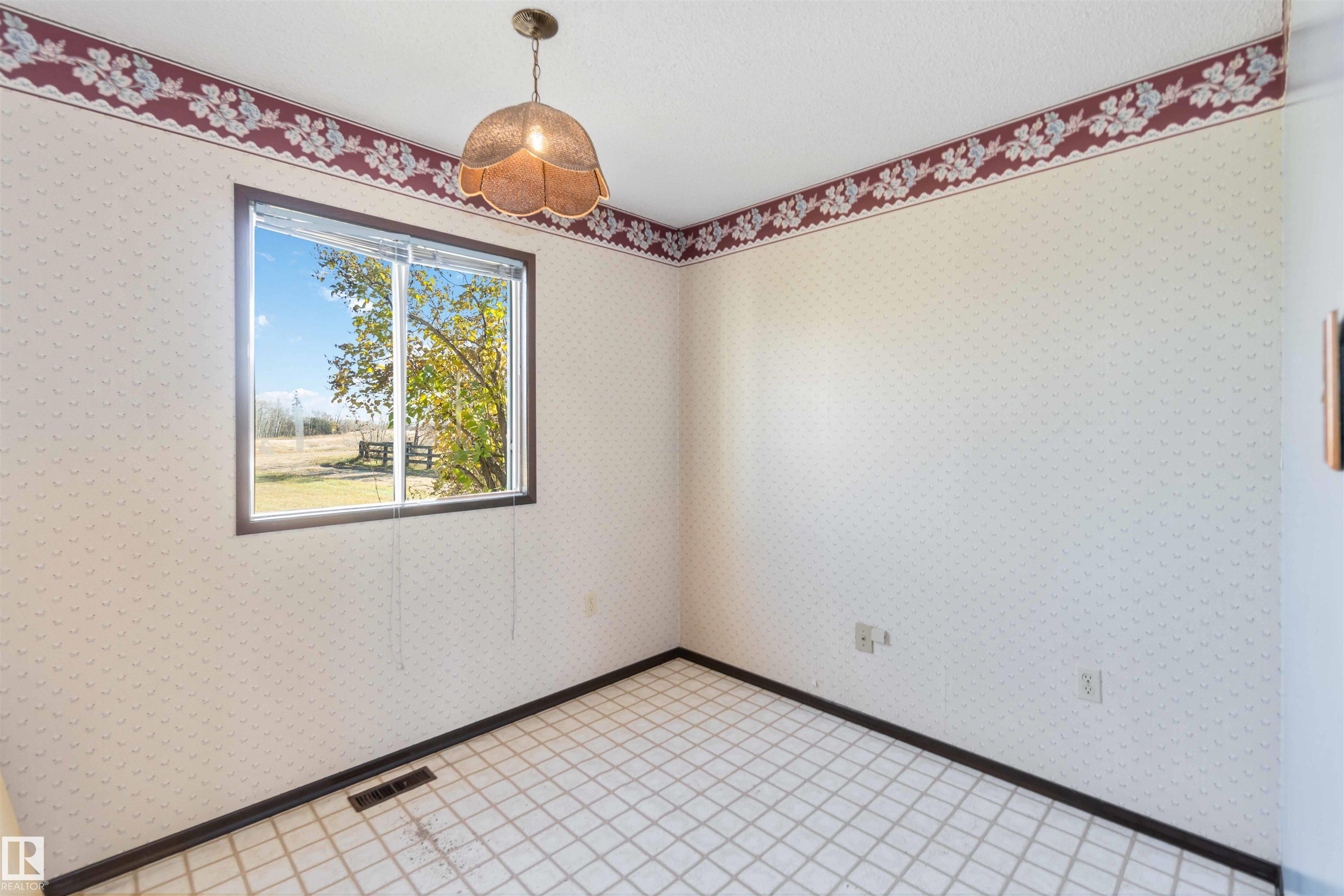 Photo 22 at 57312 Rr 222, None, Rural Sturgeon County