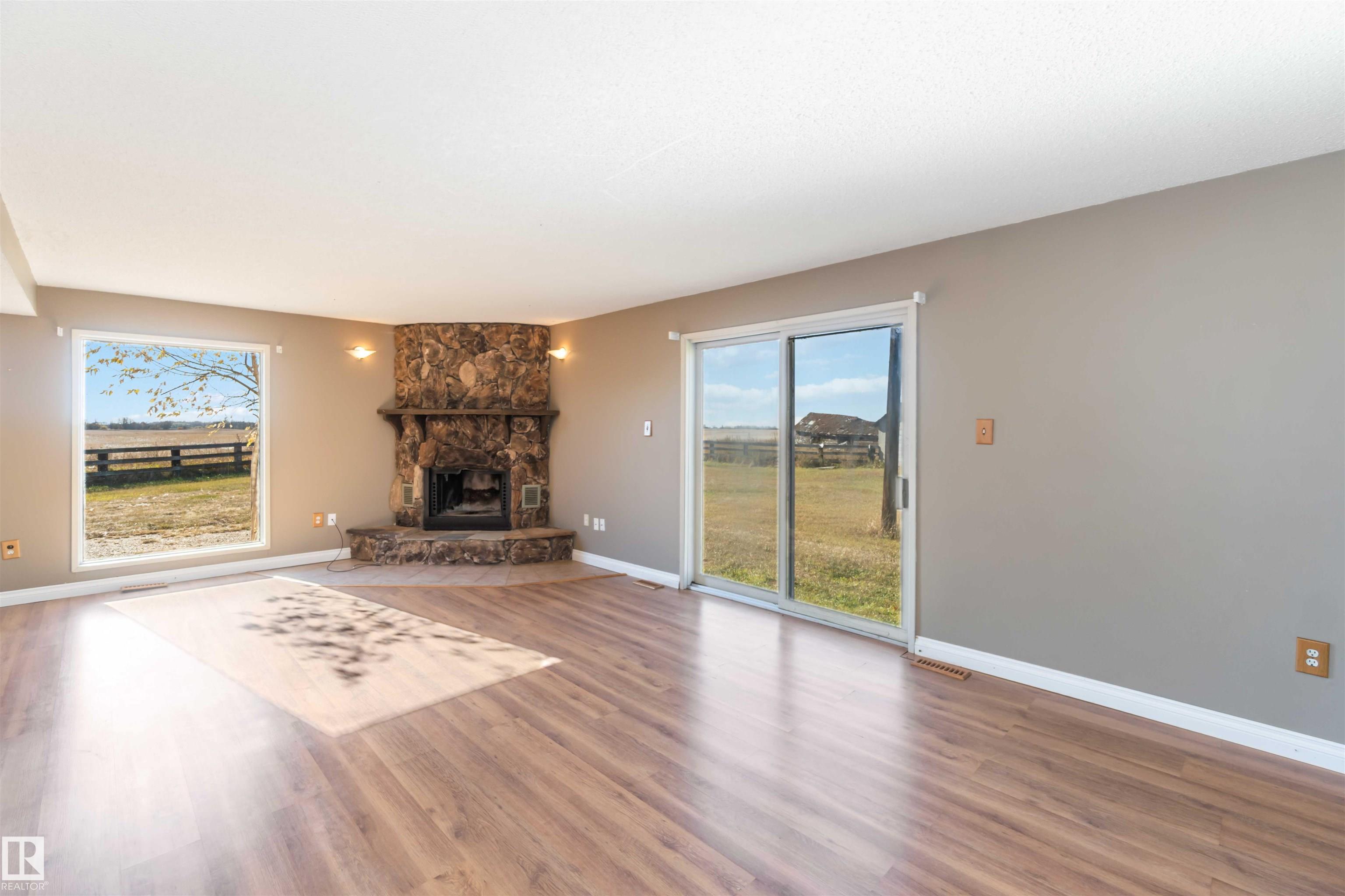 57312 Rr 222, None, Rural Sturgeon County