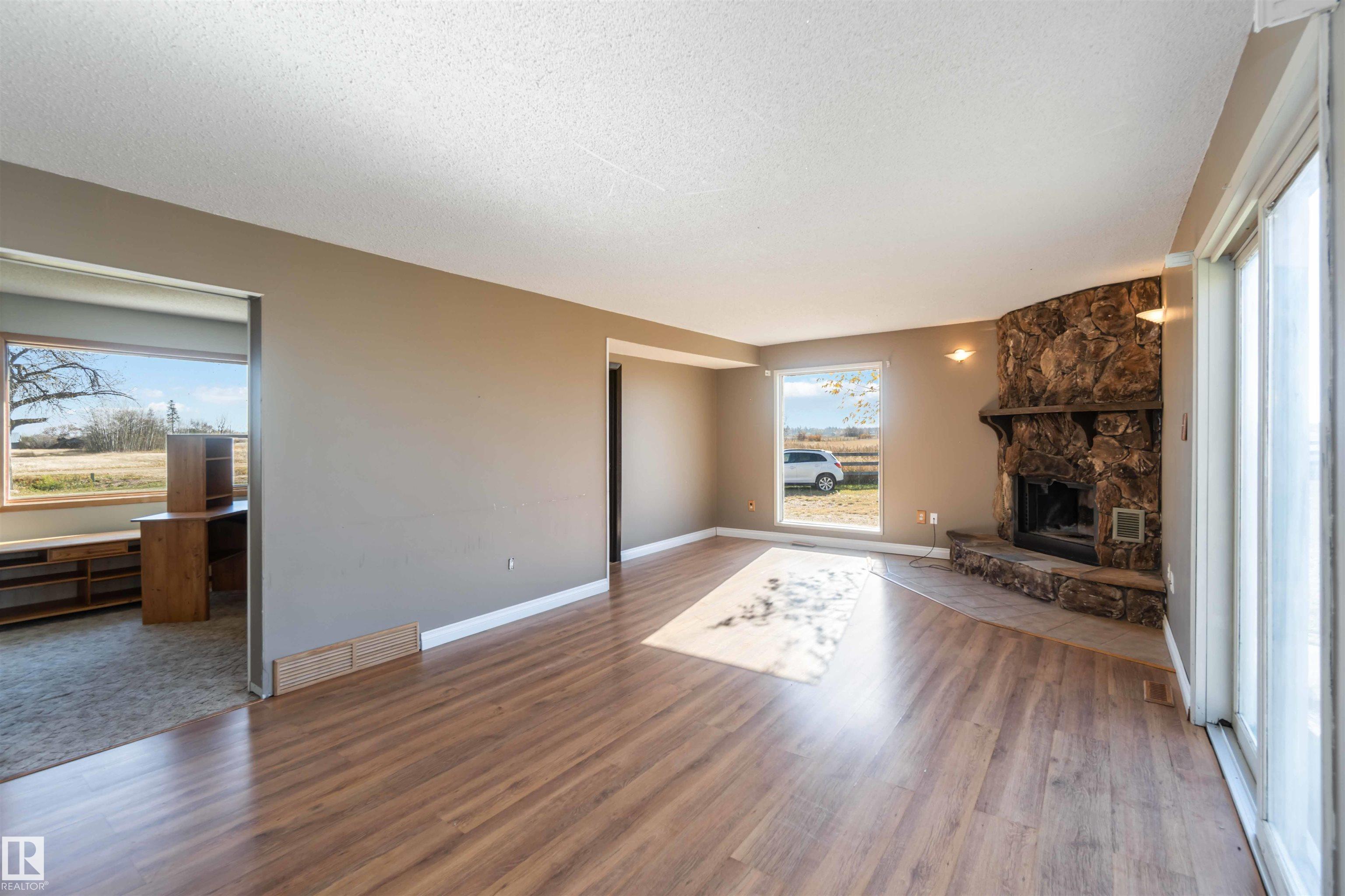 Photo 6 at 57312 Rr 222, None, Rural Sturgeon County