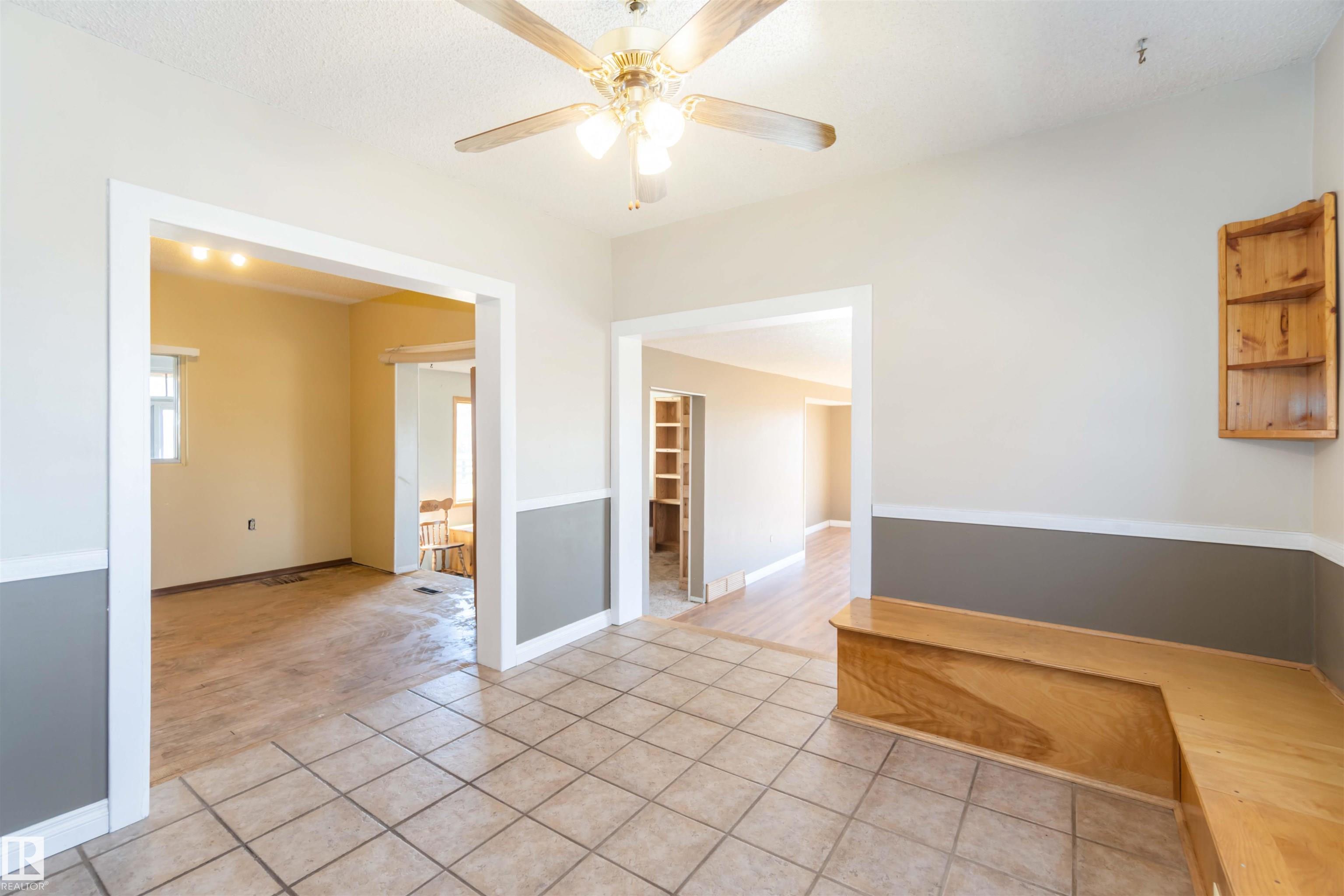 Photo 10 at 57312 Rr 222, None, Rural Sturgeon County