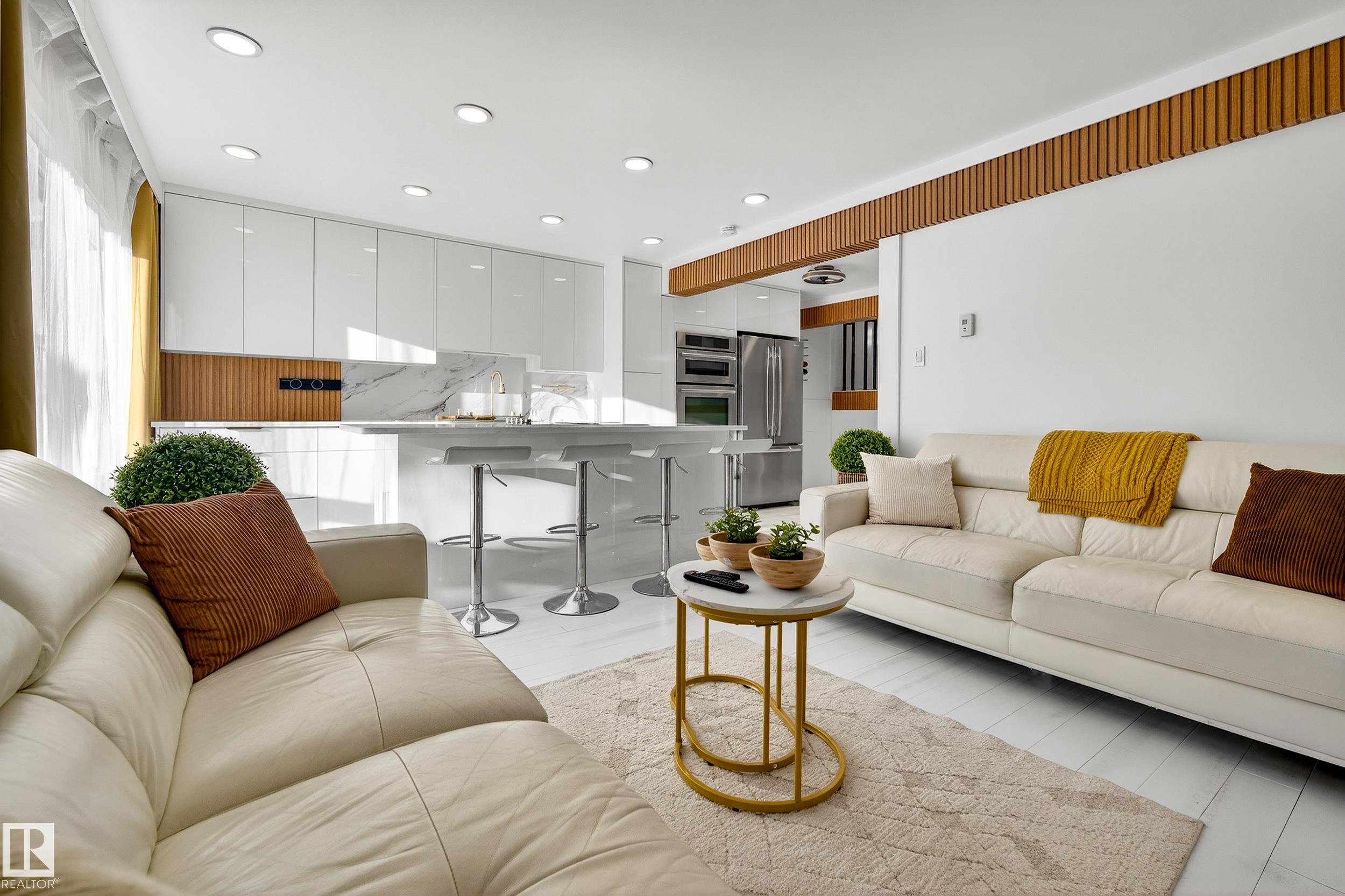 Photo 11 at 11A Meadowlark Village NW, West Meadowlark Park, Edmonton