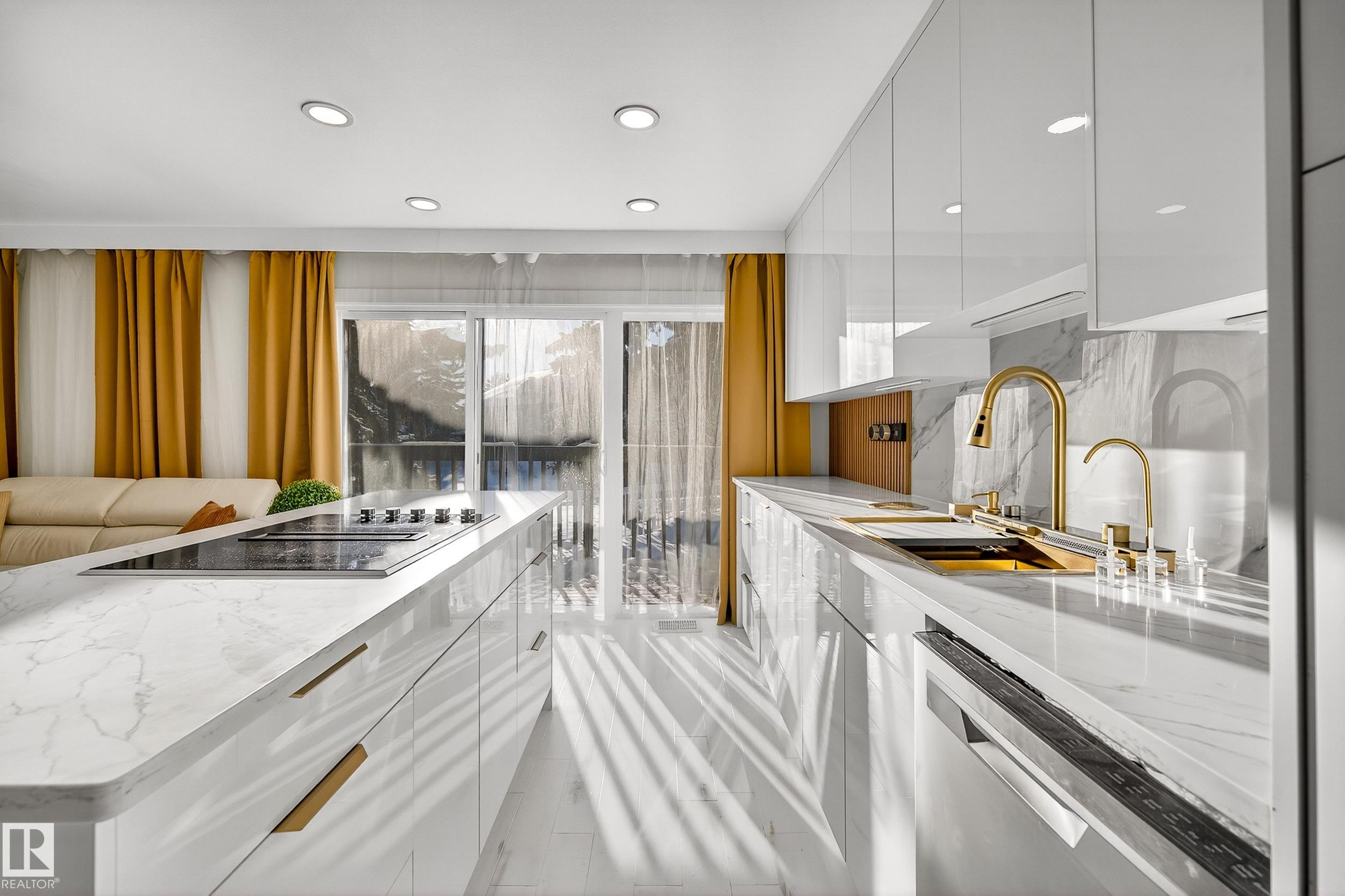 Photo 6 at 11A Meadowlark Village NW, West Meadowlark Park, Edmonton