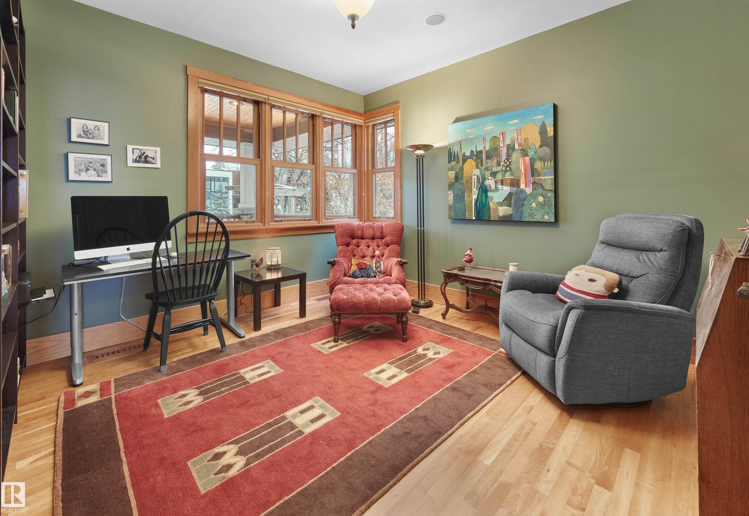 Photo 17 at 9135 117 Street NW, Windsor Park, Edmonton