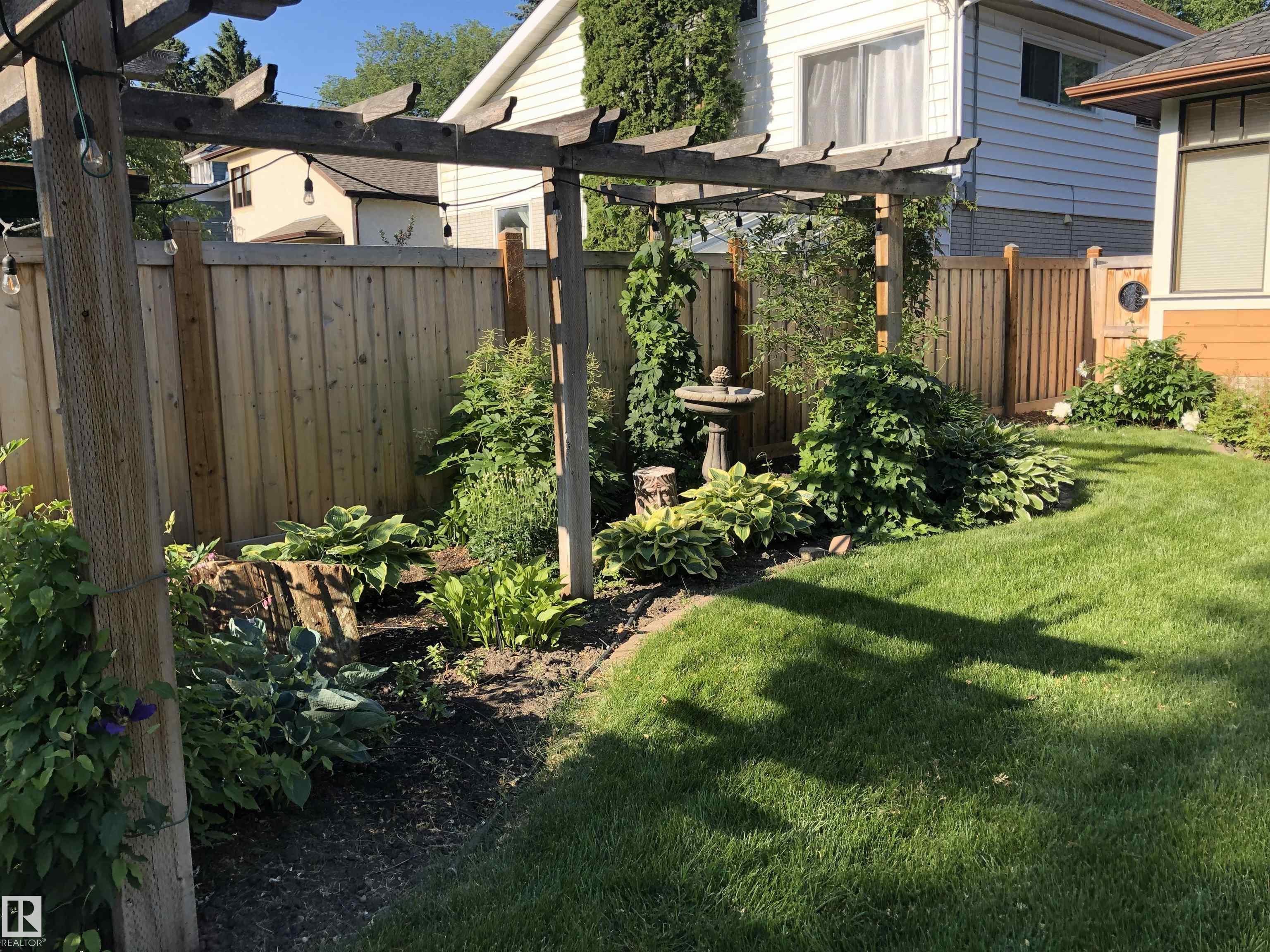 Photo 49 at 9135 117 Street NW, Windsor Park, Edmonton