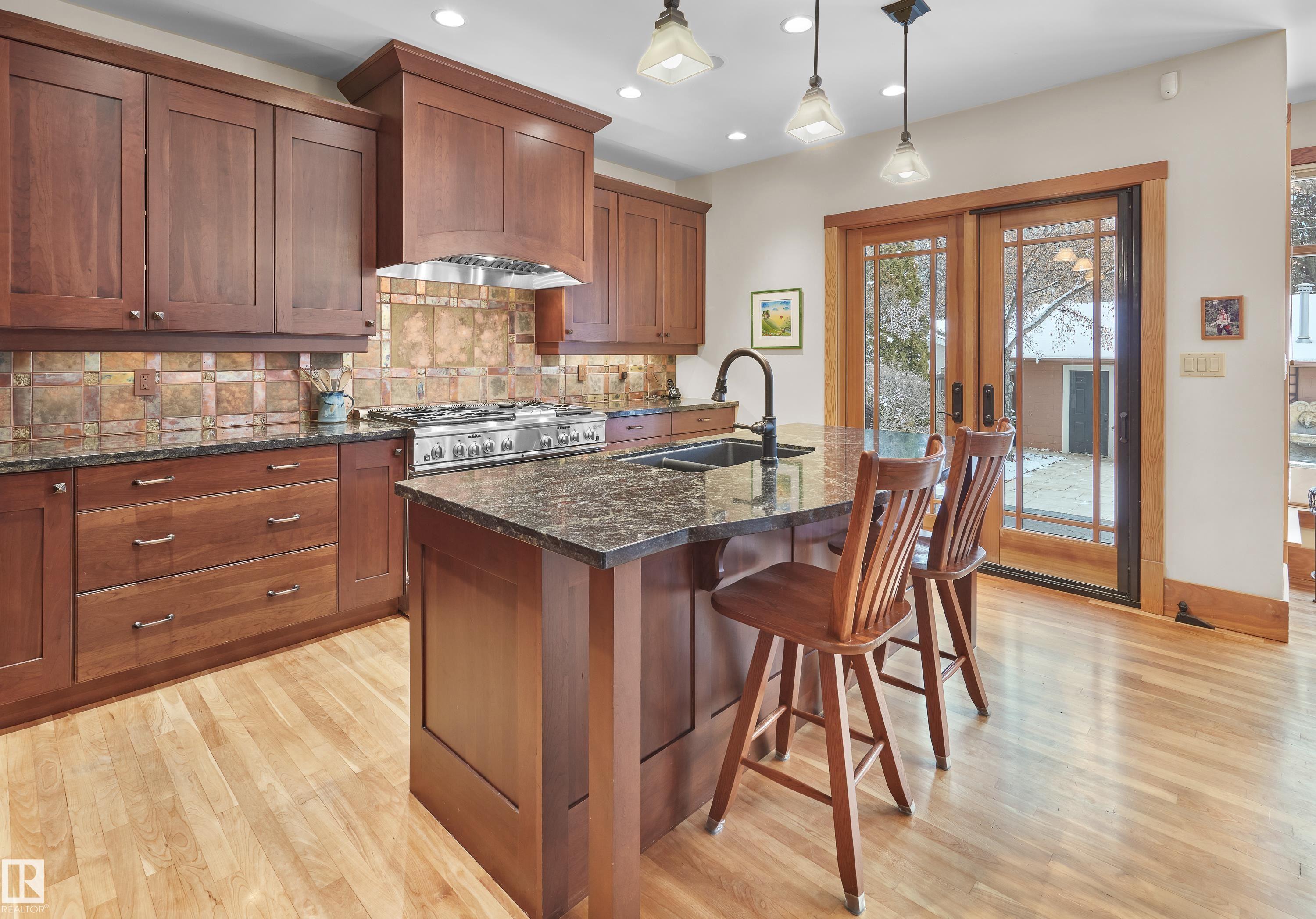 Photo 7 at 9135 117 Street NW, Windsor Park, Edmonton