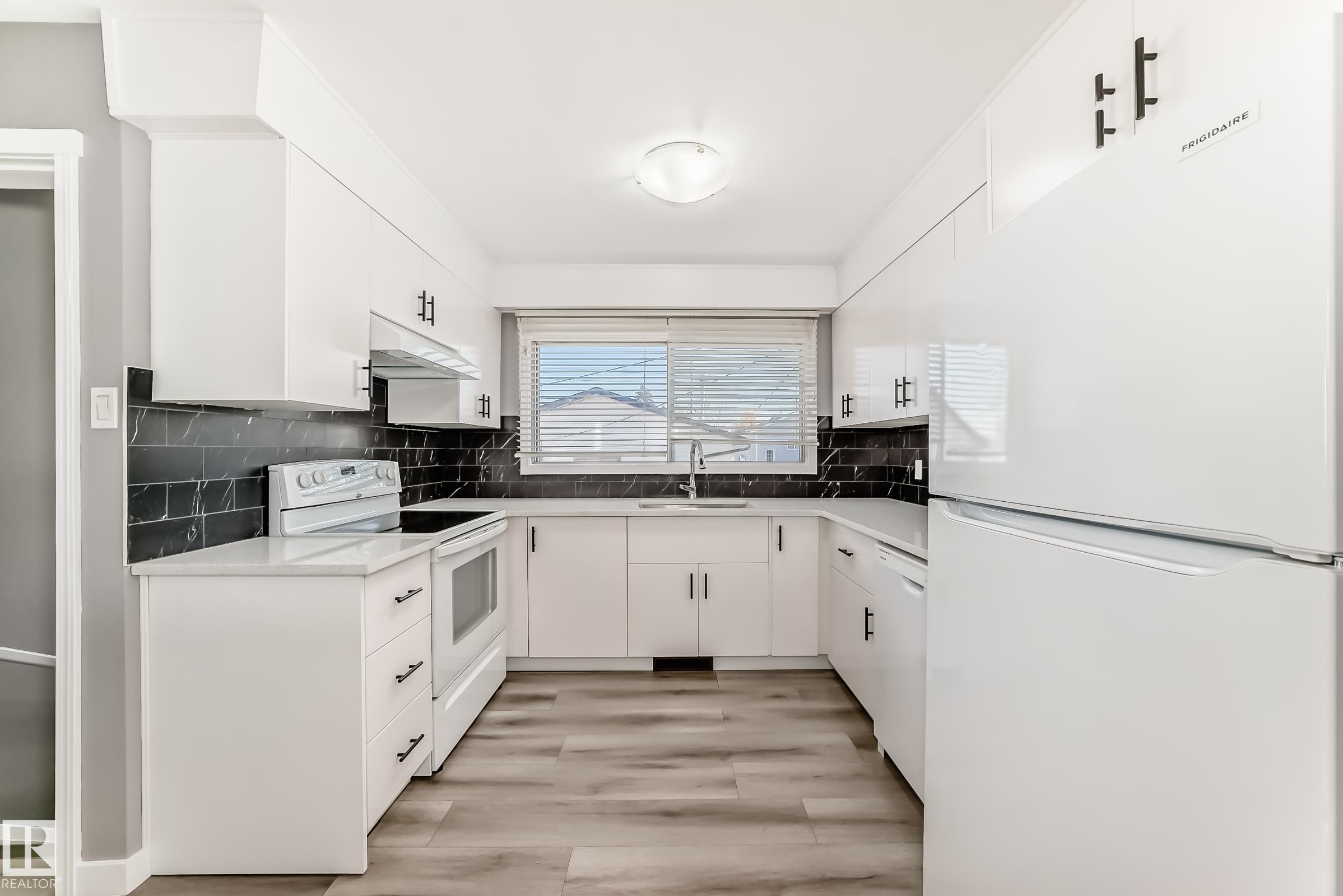 Photo 13 at 12205 37 Street NW, Bergman, Edmonton