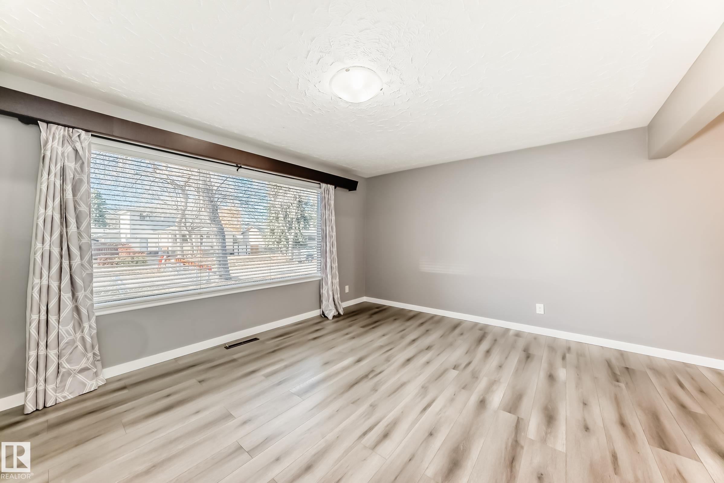 Photo 6 at 12205 37 Street NW, Bergman, Edmonton