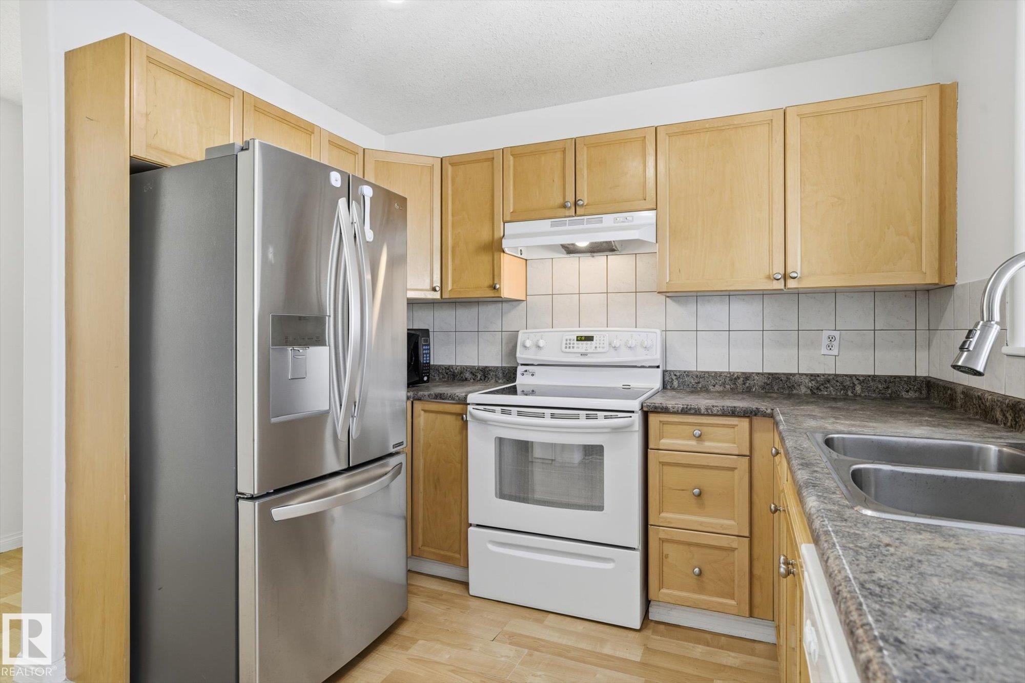 Photo 13 at 17 - 16933 115 Street NW, Canossa, Edmonton